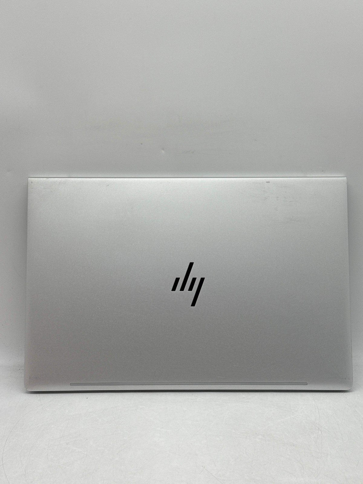 HP EliteBook 640 G10 14.0″ FHD Touch Core i5-1335U 1.30GHz 256GB SSD 8GB RAM