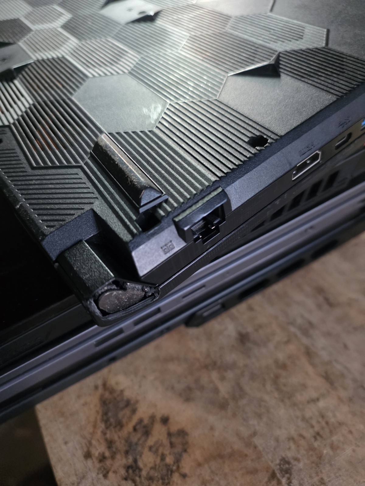 MSI Katana A15 AI B8VF Win 11 AMD Ryzen 7 8845HS 3.8GHz 32GB RAM 1TB SSD Lcd