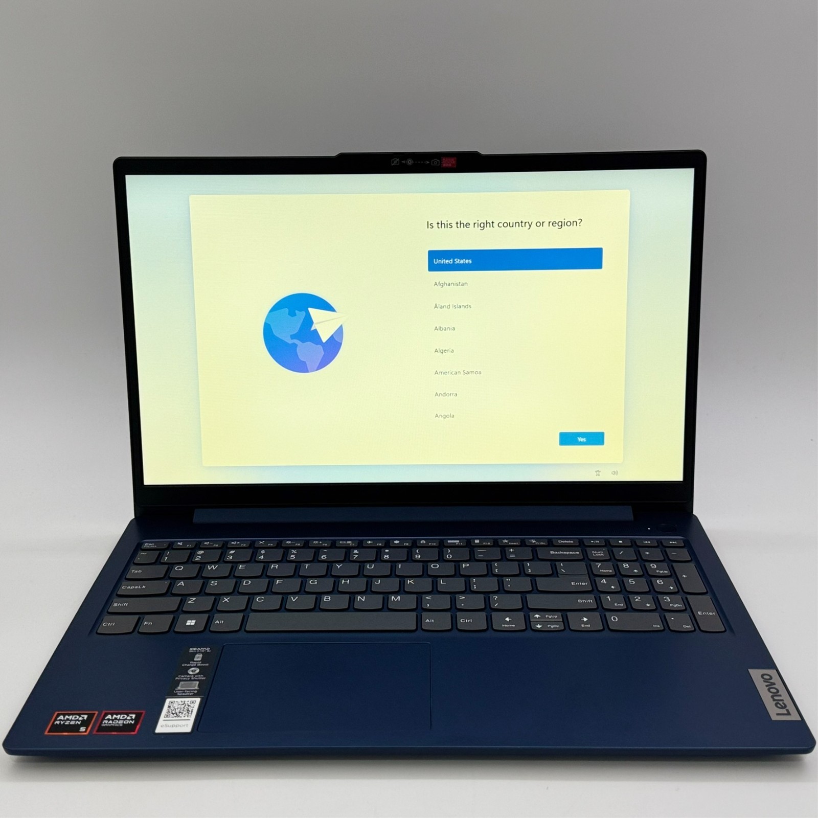 Lenovo IdeaPad Slim 3 15.6″ Laptop AMD Ryzen 5 40 8GB 256GB SSD FHD Blue