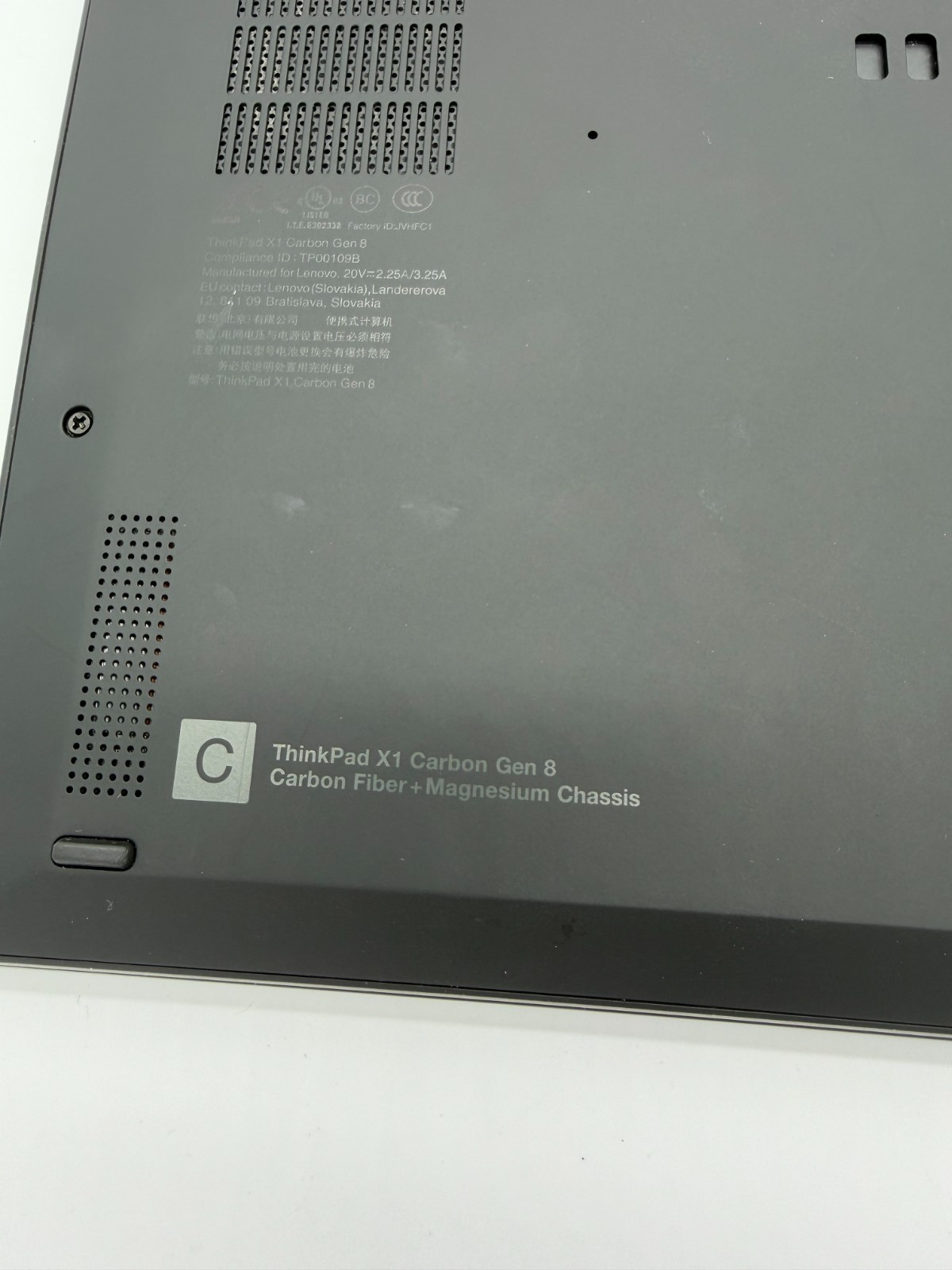Lenovo ThinkPad X1 Carbon Gen 8- 14″ i7-10510U 16GB RAM 1TB SSD Windows 11 Pro