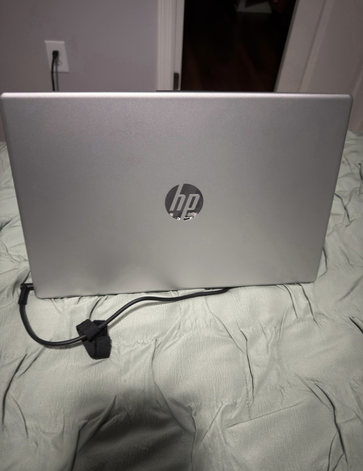 HP 15.6″ Full HD Touchscreen Laptop Intel Core i7 16GB 512GB SSD 15-fd0127dx