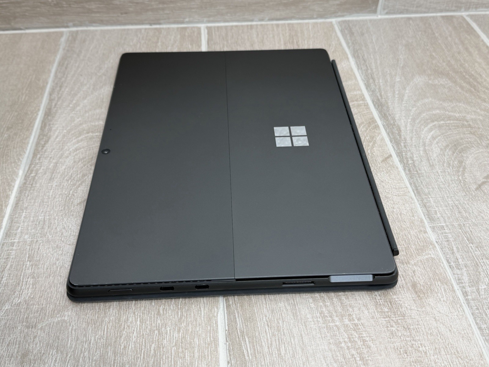Microsoft Surface Pro 8 13″ Touch Intel Core i5-1135G7 8GB RAM 256GB SSD