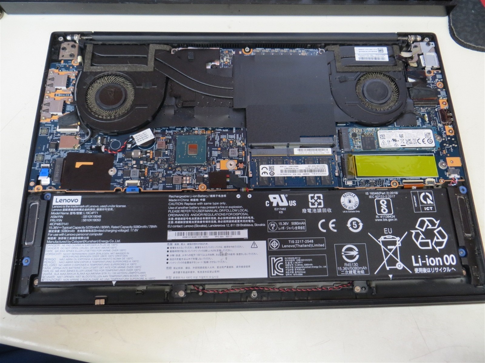 Scratched LCD Lenovo ThinkPad X1 Extreme Gen 3 Intel i7-10850H 2.7GHz 32GB 1TB