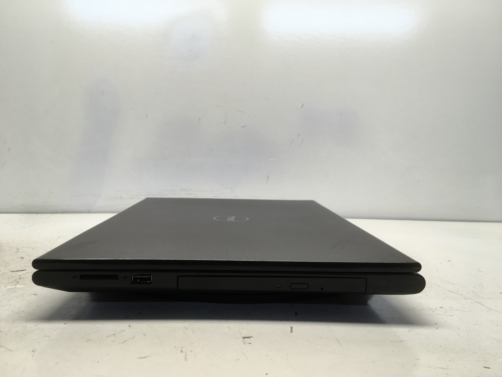 Dell Inspiron 3542 Intel i3-4030U 1.9GHz 4 GB NO HDD No Batt