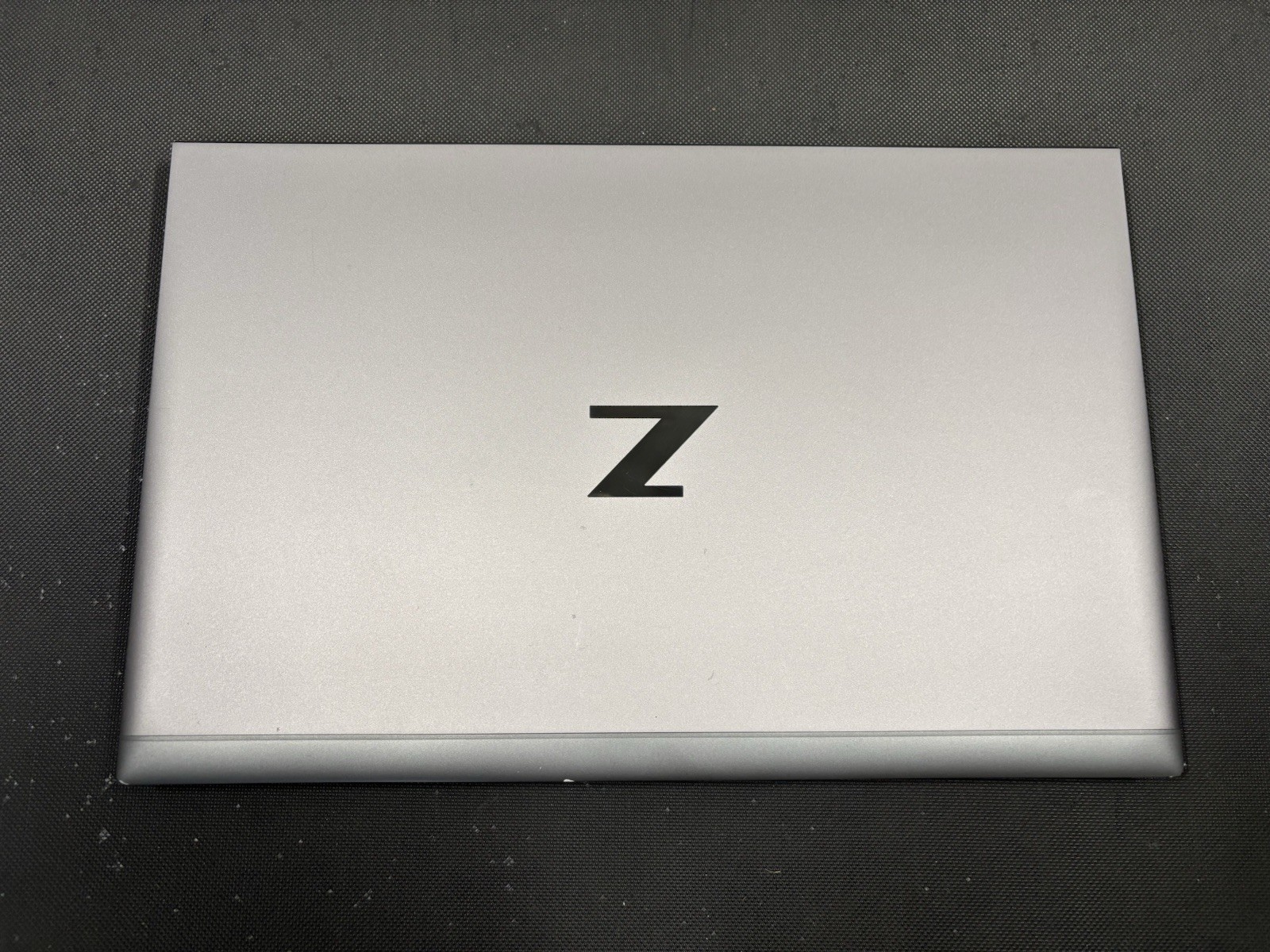 HP ZBook Firefly 15 G7 TOUCH i7-10510u 16GB 256GB NVMe Quadro P520 W11P J12207