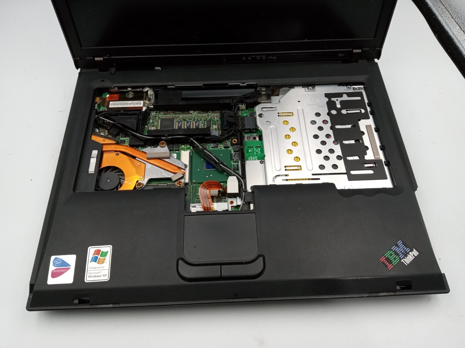 IBM ThinkPad R51 2883-GKU Laptop Intel Pentium M 1.6GHz – PARTS / REPAIR -RR