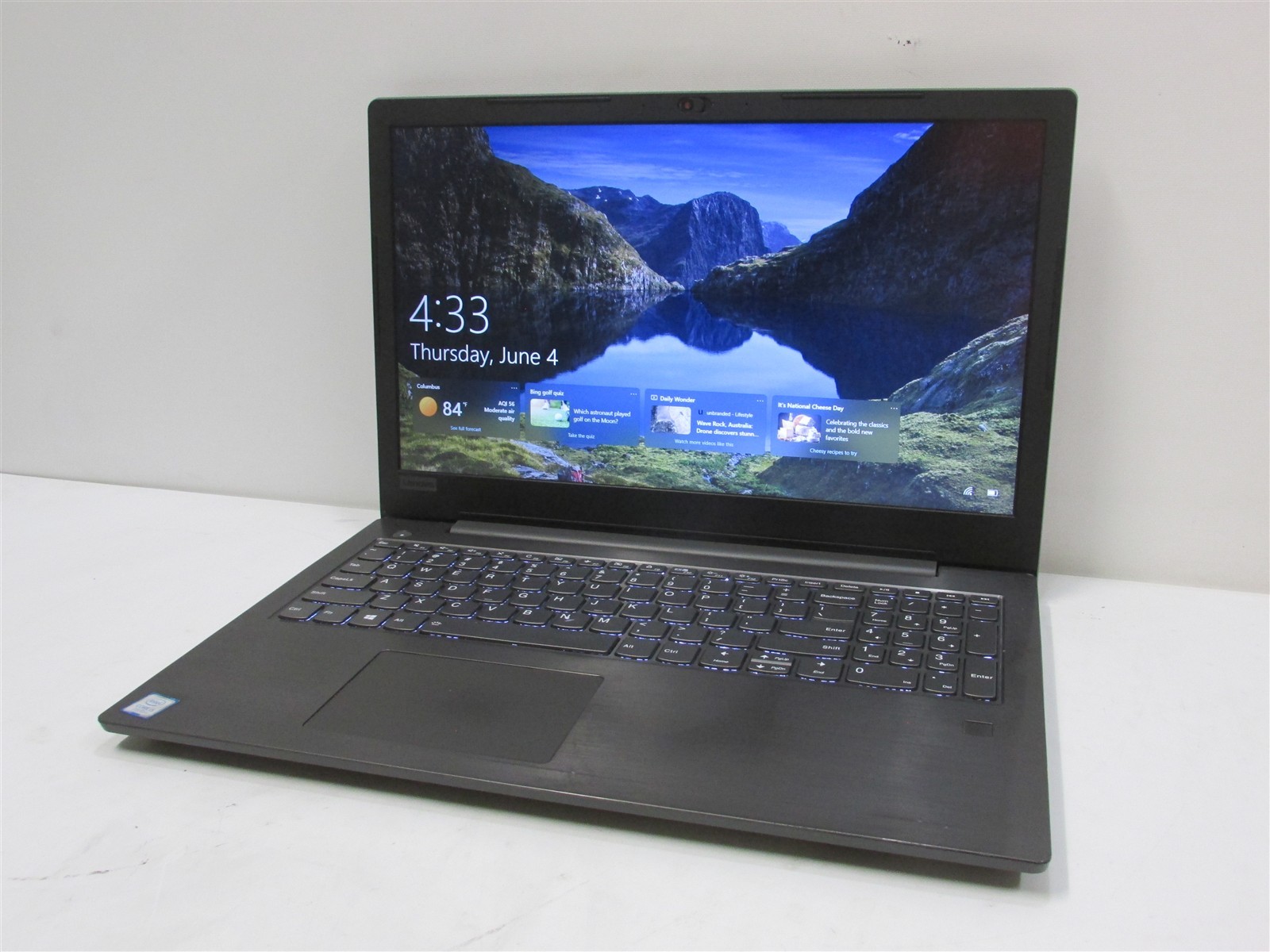 Lenovo V330-15IKB i5-7200U 2.5GHz 8GB RAM 128GB m.2 500GB HDD 14″ W10Pro COS DMG
