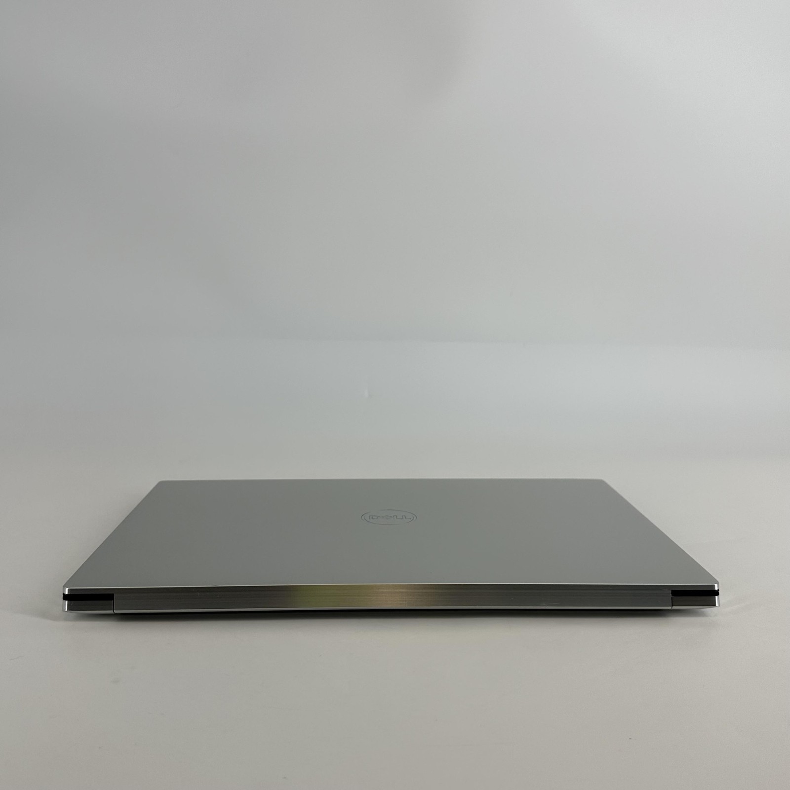 Dell XPS 15 9520 Silver FHD+ 2.3 GHz i7-12700H 32GB 1TB SSD RTX 3050 Good
