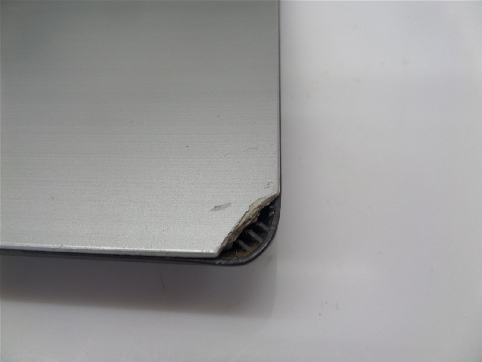 Lenovo IdeaPad 330-15ARR AMD Ryzen 5 2500U 2GHz 8GB RAM – No HDD/OS, Bad Screen
