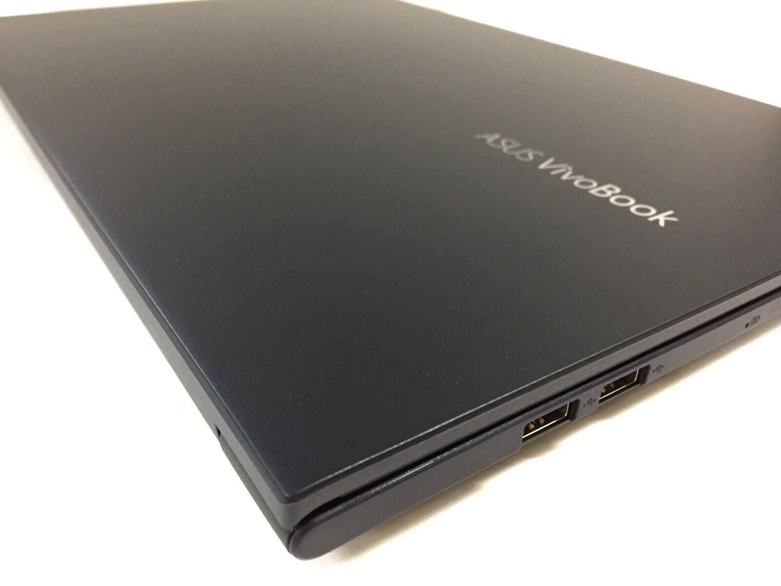 Asus VivoBook F513IA-NH77 15.6″ FHD/AMD R7-4700U/16GB Ram/512GB SSD/W10