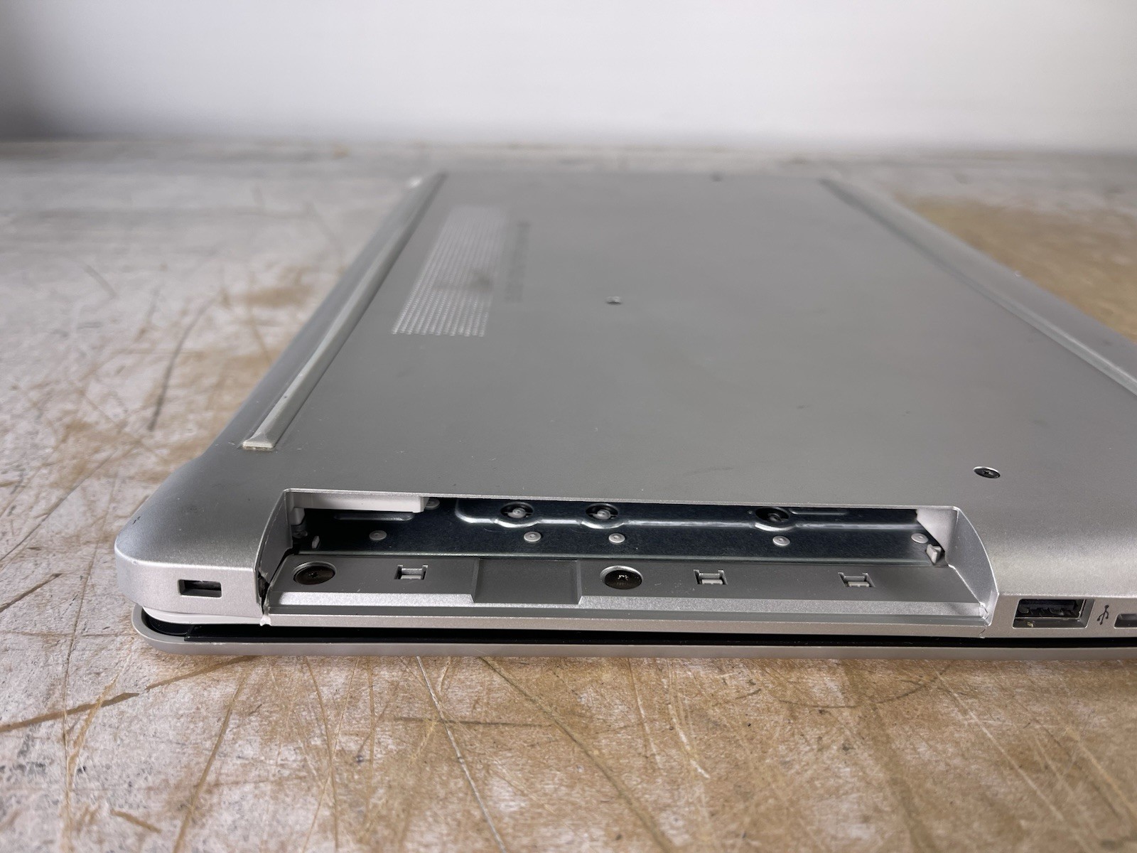 HP LAPTOP 17-BY3053CL i5-1035G1 @ 1.00GHz, 8GB RAM, NO HDD/OS – (FOR PARTS)