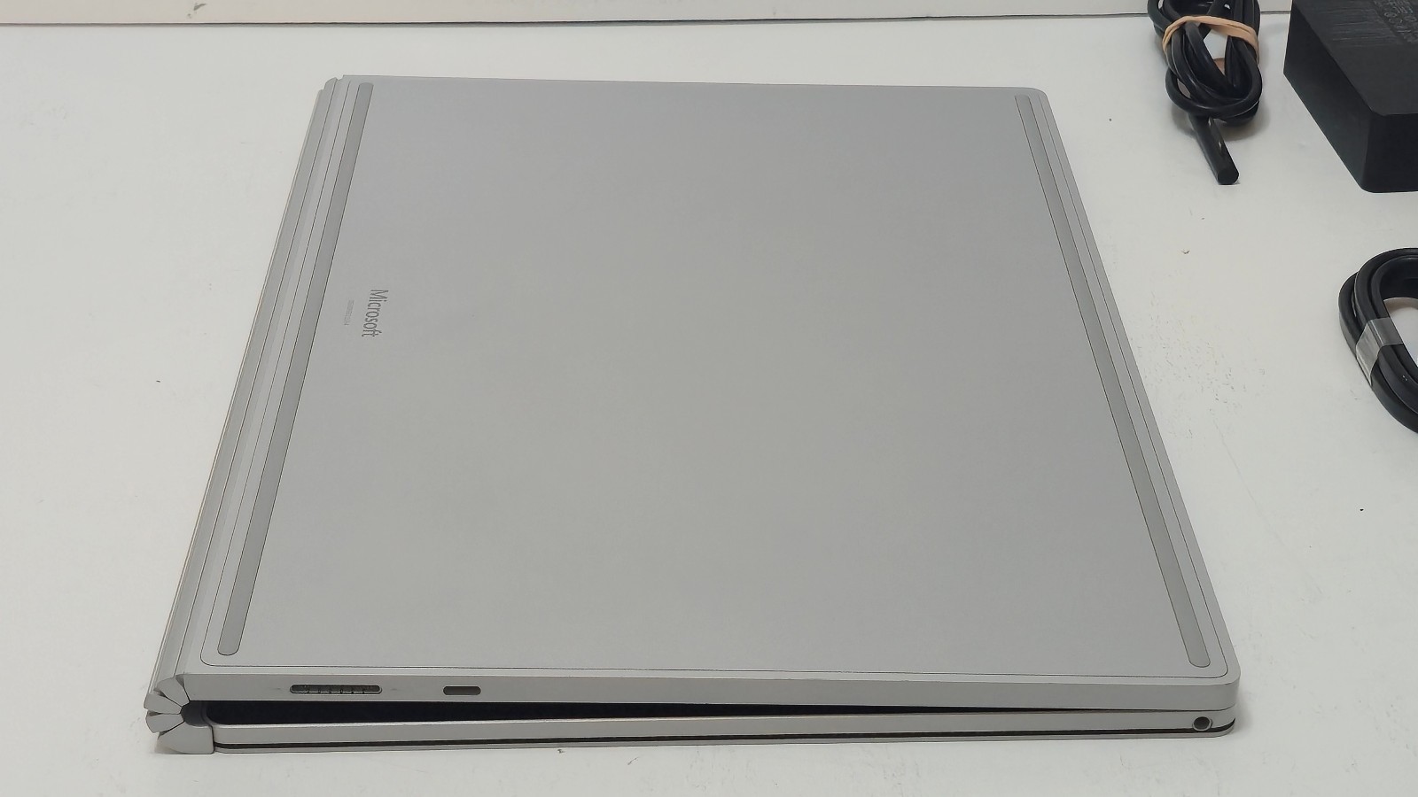 Surface Book 3 15″ (1899) i7-1065G7 32GB RAM 1TB SSD GTX 1660 GPU 6GB GDDR6