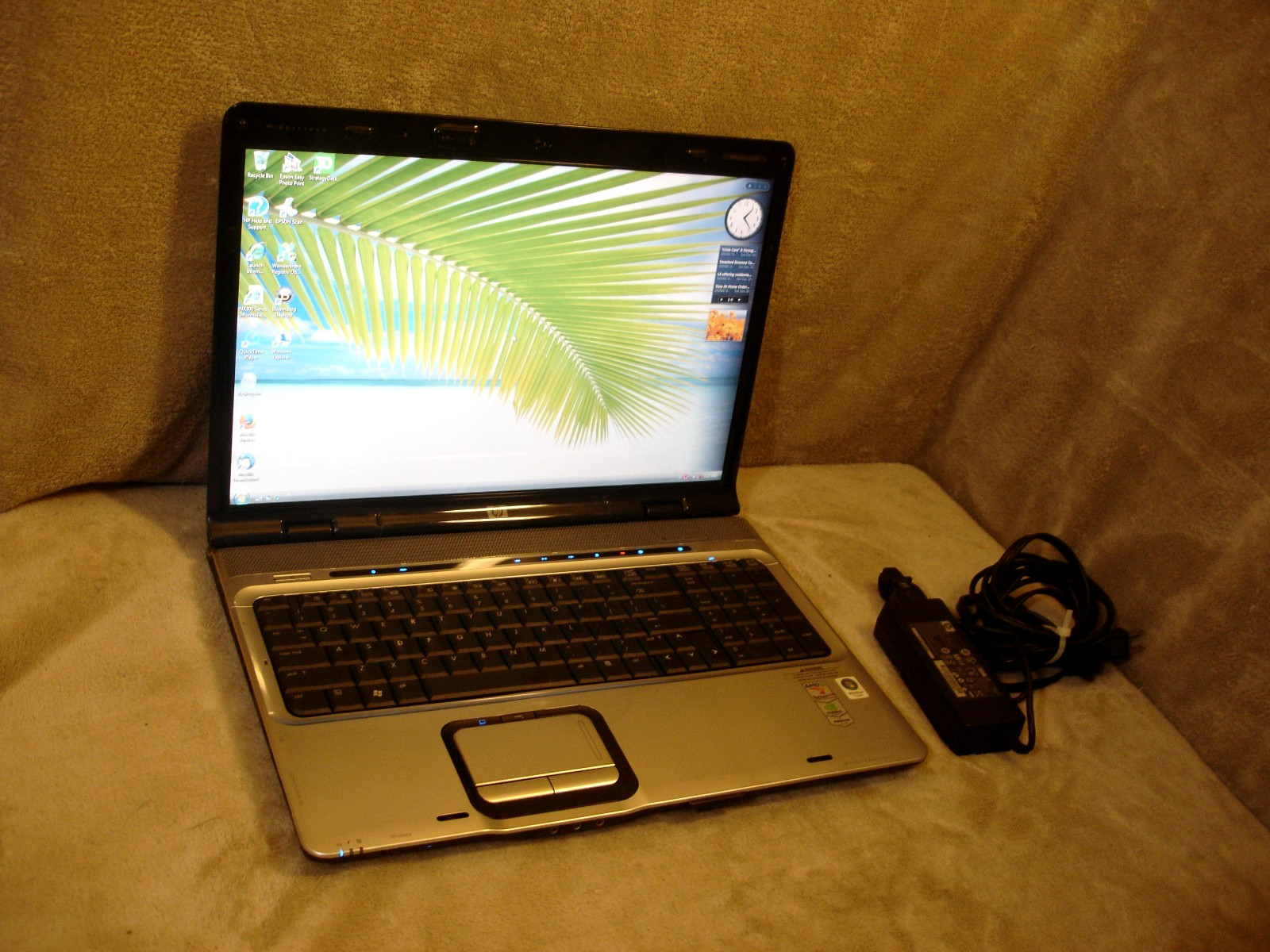 HP Pavilion DV9500 Laptop AMD Turion 64 X2 120 GB HD 2GB RAM Vista AC Adapter