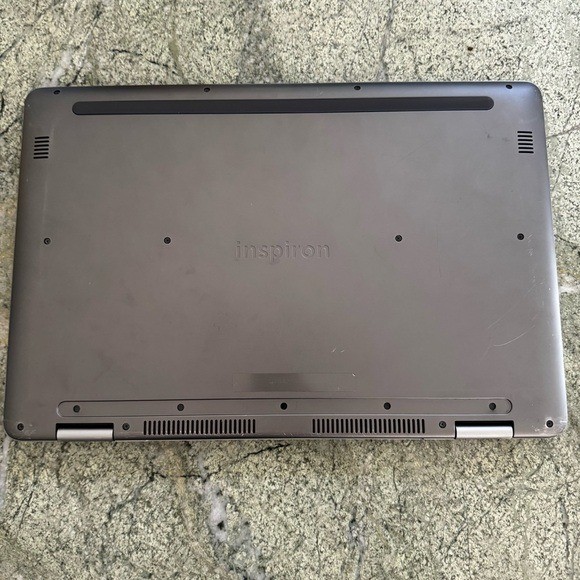 Dell Inspirion 17″ 7000 2 in 1 Laptop in Brushed Silver with Black Keyboard