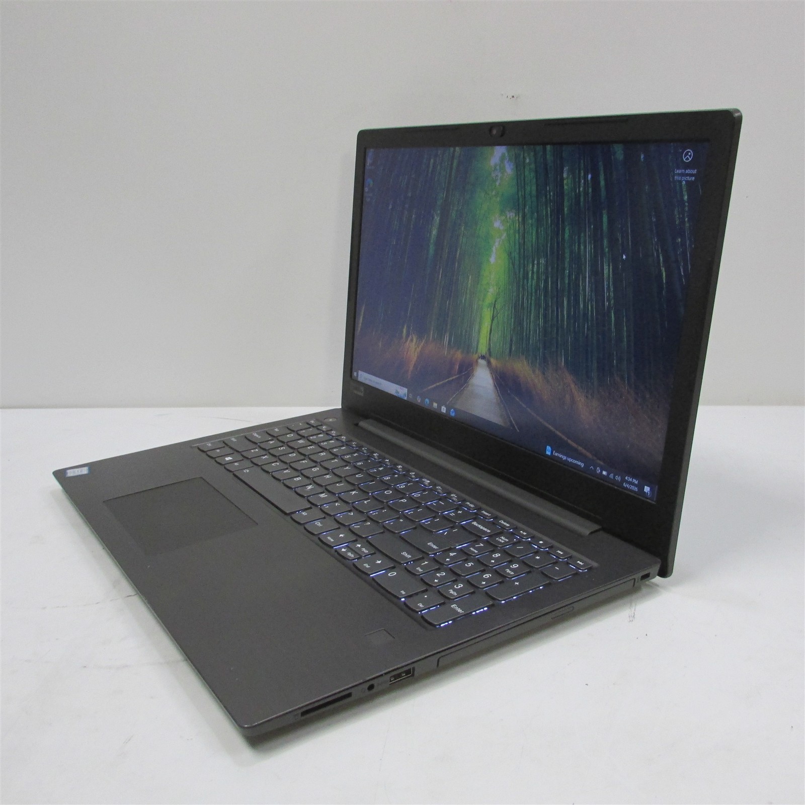 Lenovo V330-15IKB i5-7200U 2.5GHz 8GB RAM 128GB m.2 500GB HDD 14″ W10Pro COS DMG