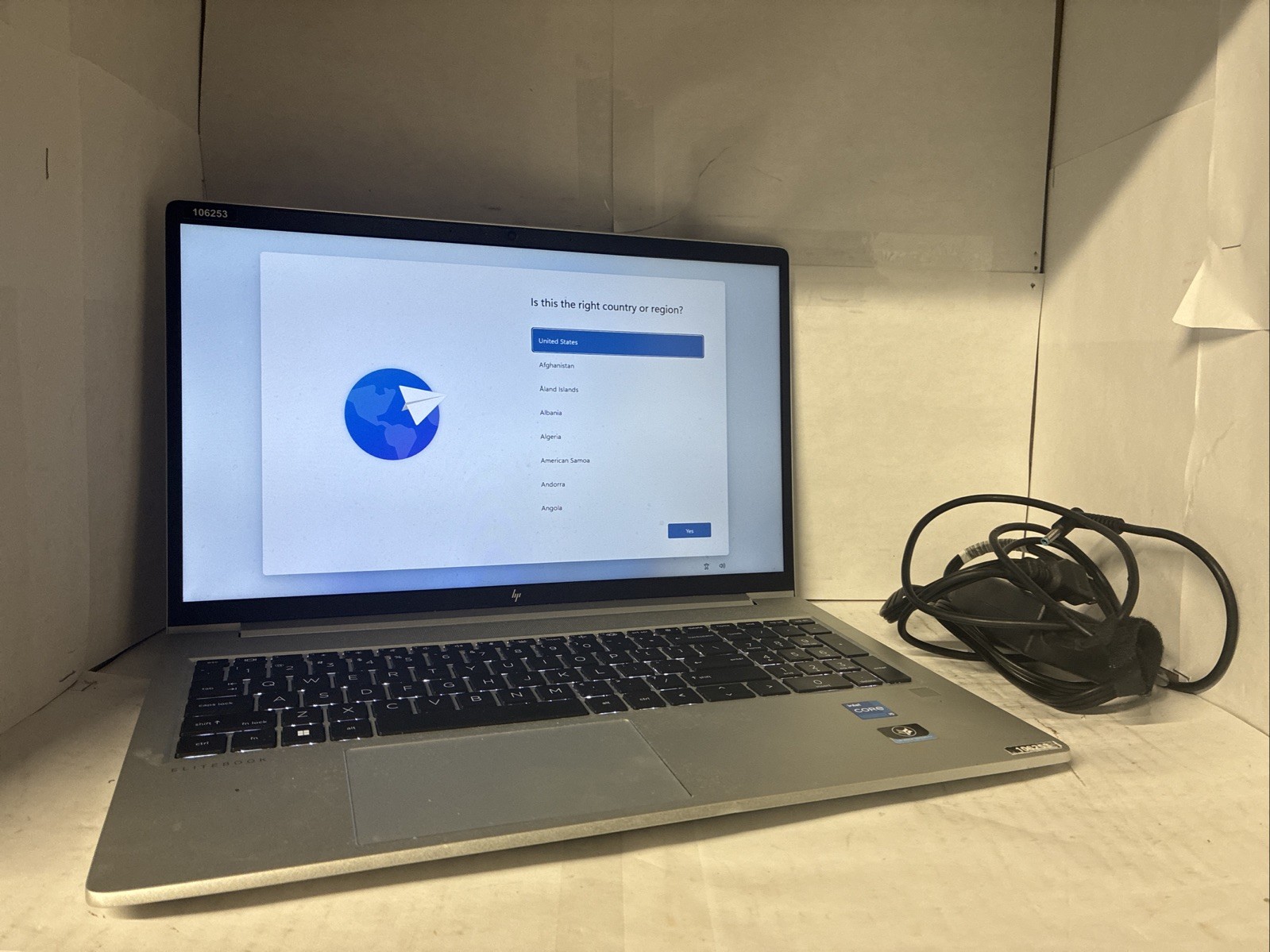 HP EliteBook 650 G9 15.6″ i5-12th Gen 16GB RAM 256GB SSD Win 11 – Charger – used