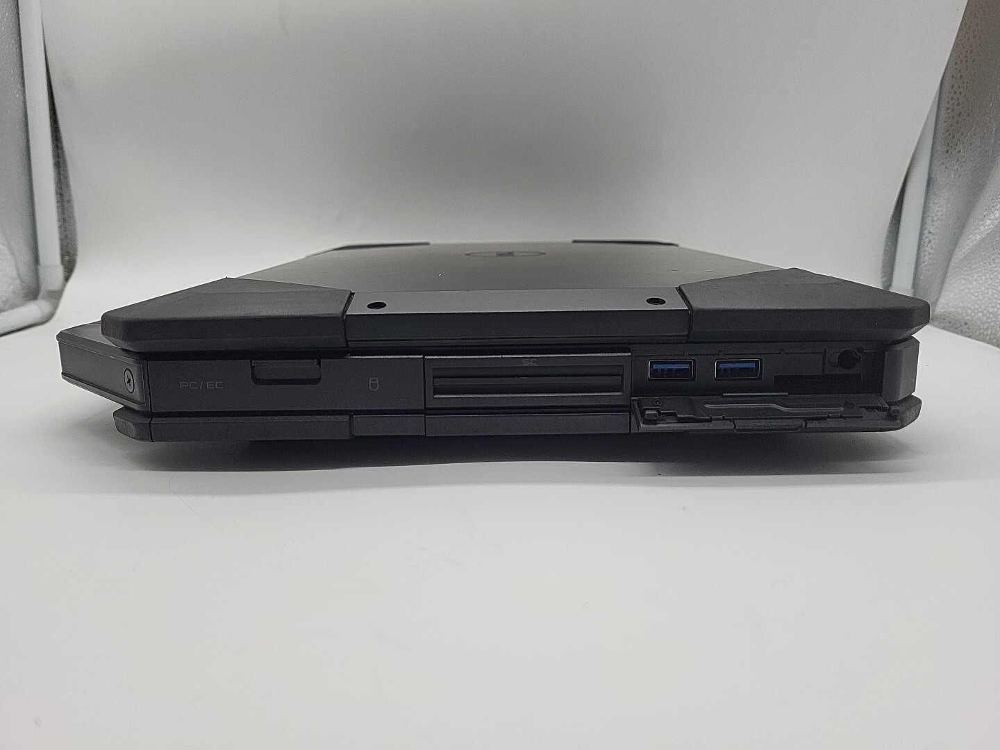 Dell Latitude 5414 Rugged 14″ Core i7-6600U 2.60GHz 16GB RAM 512GB SSD Win 10Pro