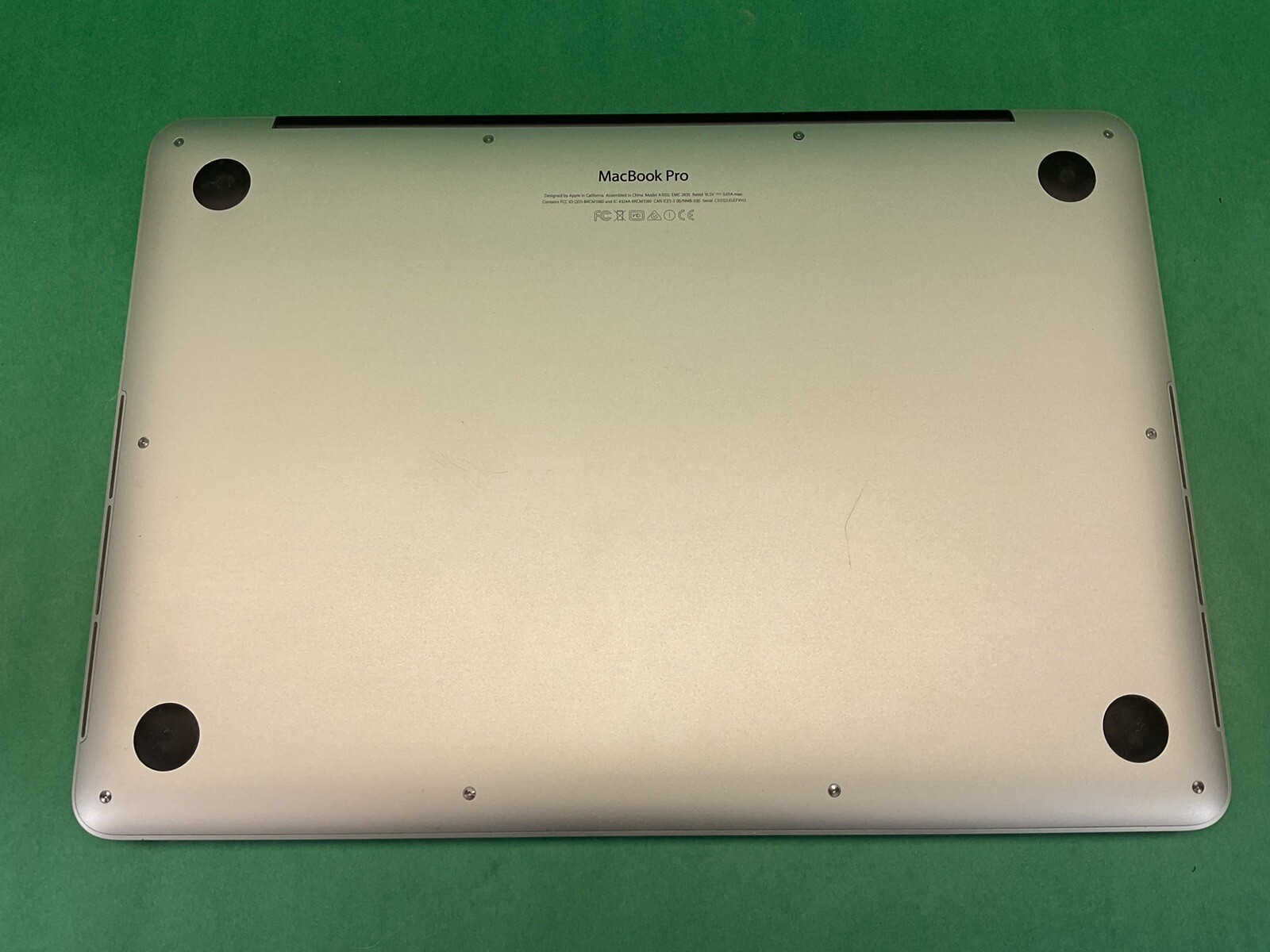 Apple MacBook Pro A1502 – 13” Laptop – POWERS ON – UNTESTED