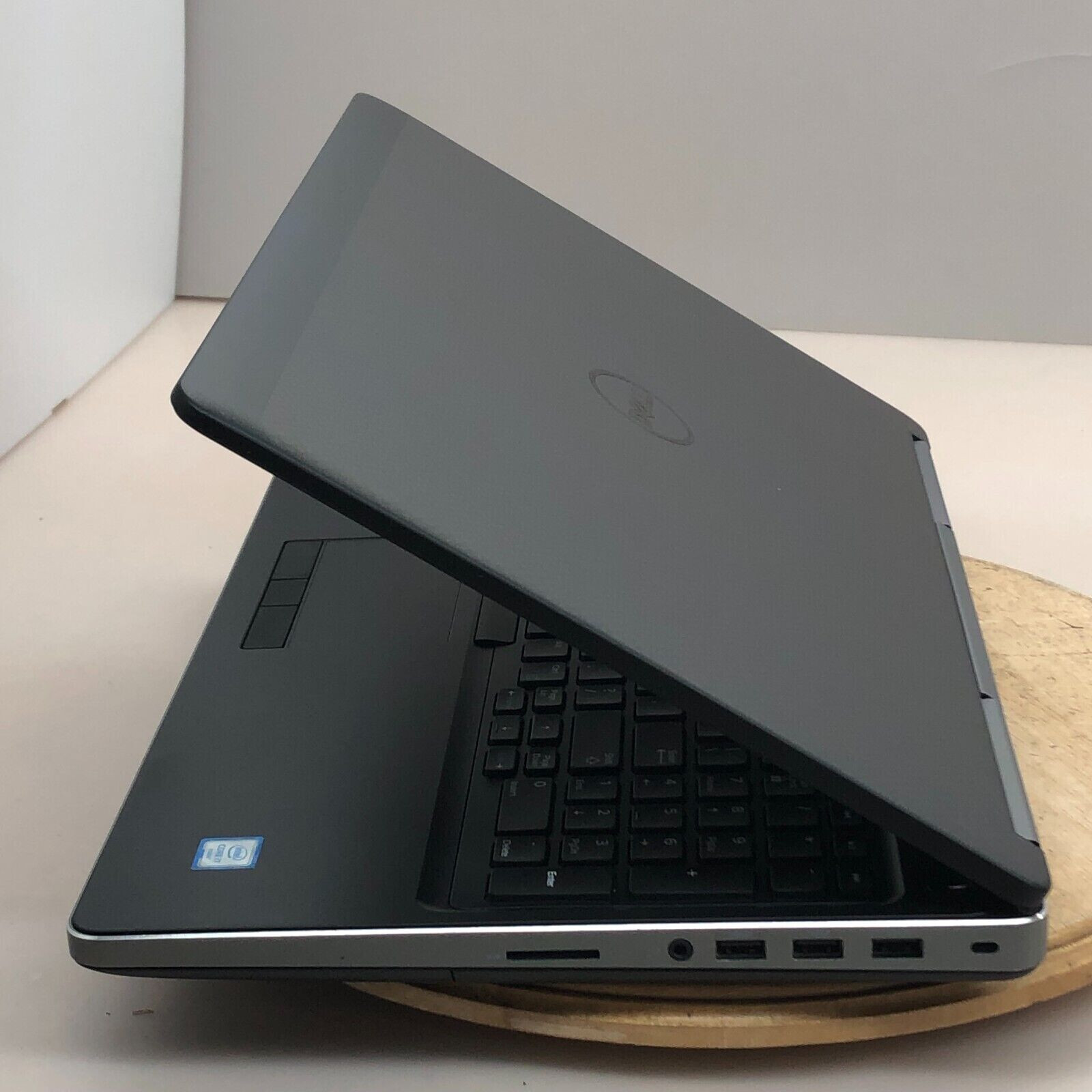 Dell Precision 7520 i7-6820HQ@2.9Ghz 32GB/2TB SSD+2TB HDD Visual Studio 2022