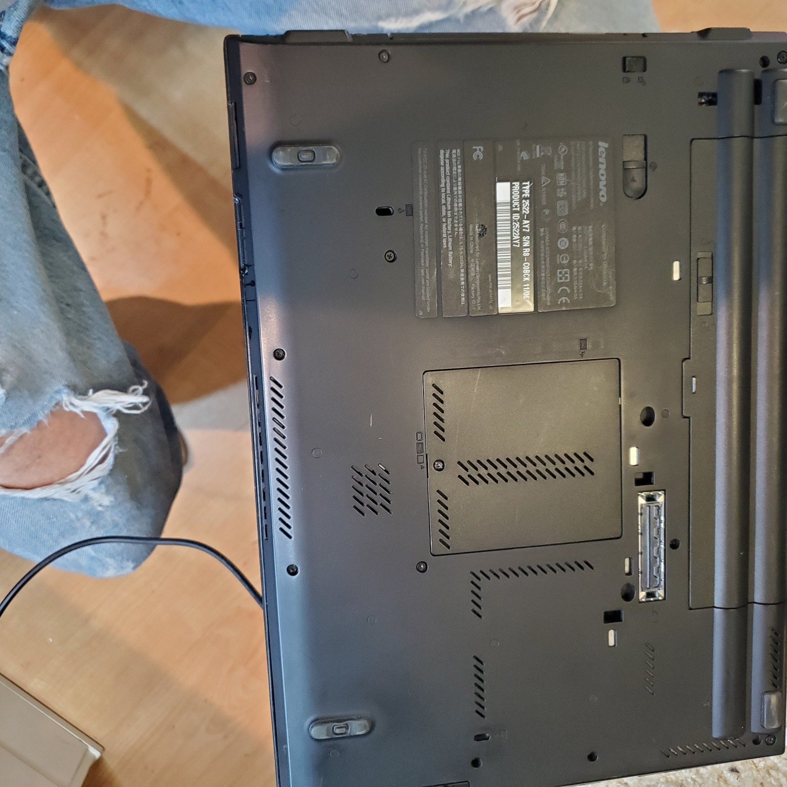 LEVONO THINKPAD T410 & DOCKING STATION