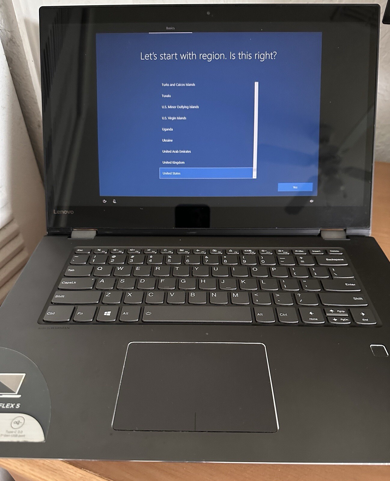 Lenovo Flex 5 – 15.6″ 2-in-1 Laptop, Intel Core i5-7200U 8GB RAM 1TB HDD Win 10