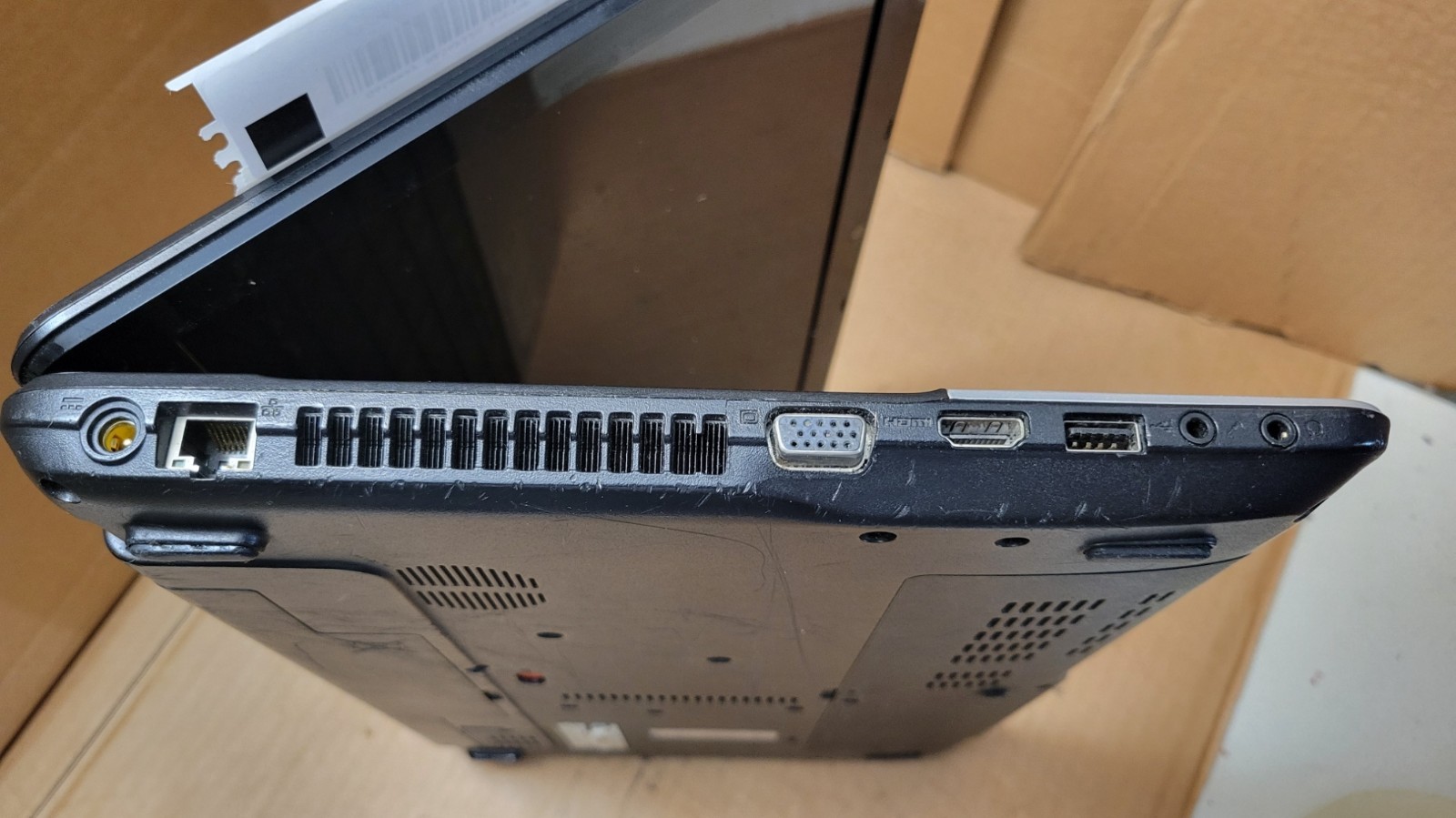 Gateway NE56R12U B950 2.1 Ghz Laptop — For Parts or Repair —