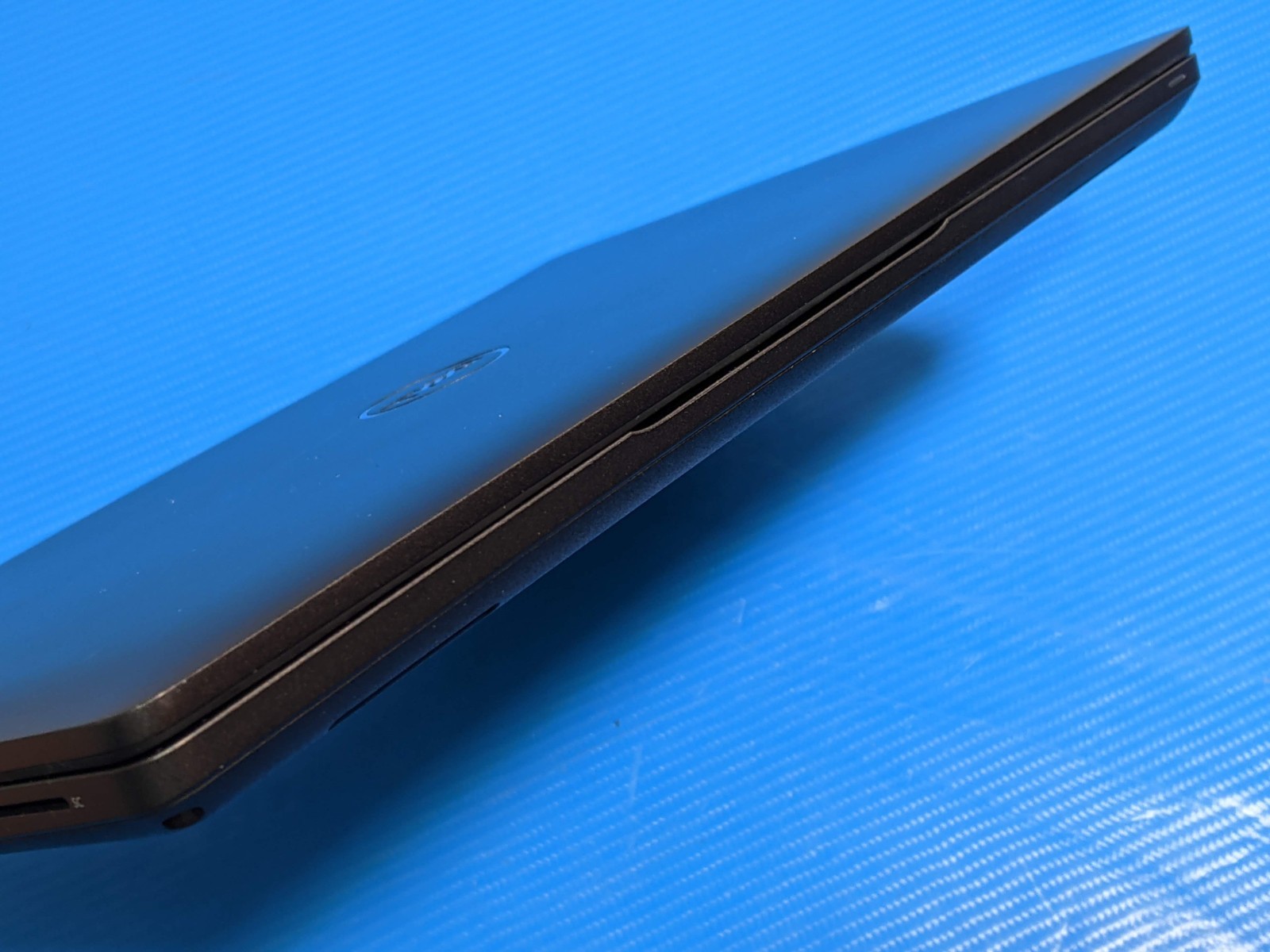 Dell Latitude 5400 14″ FHD Intel i7-8th Gen 1.9GHz 8GB 512GB Windows 11 Pro +PA