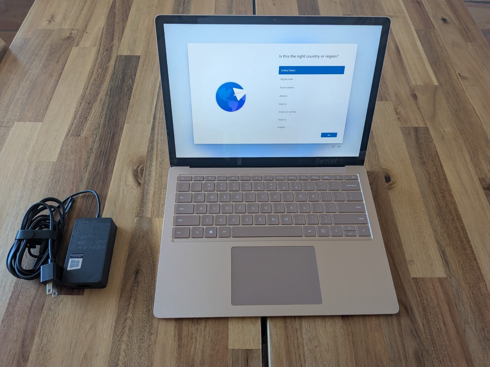 Microsoft Surface Laptop 3 Sandstone 13.5-inch i5-1035G7/256/8GB Loud Fan