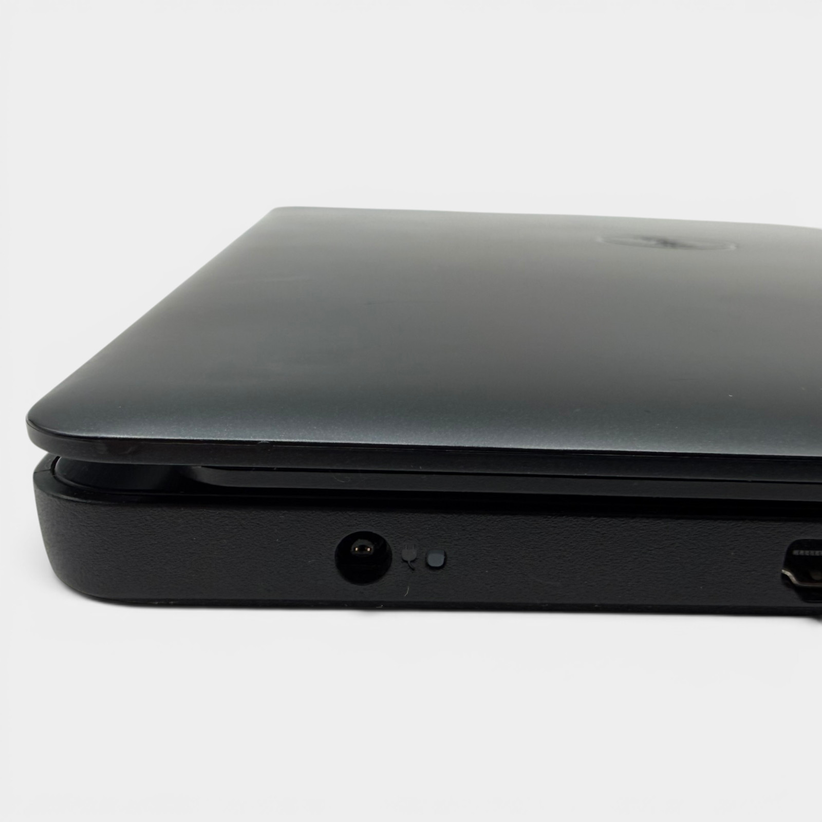 Dell Inspiron 5570 15.6″ Touch i5-8250U 12GB RAM 1TB HDD Win10 + Charger