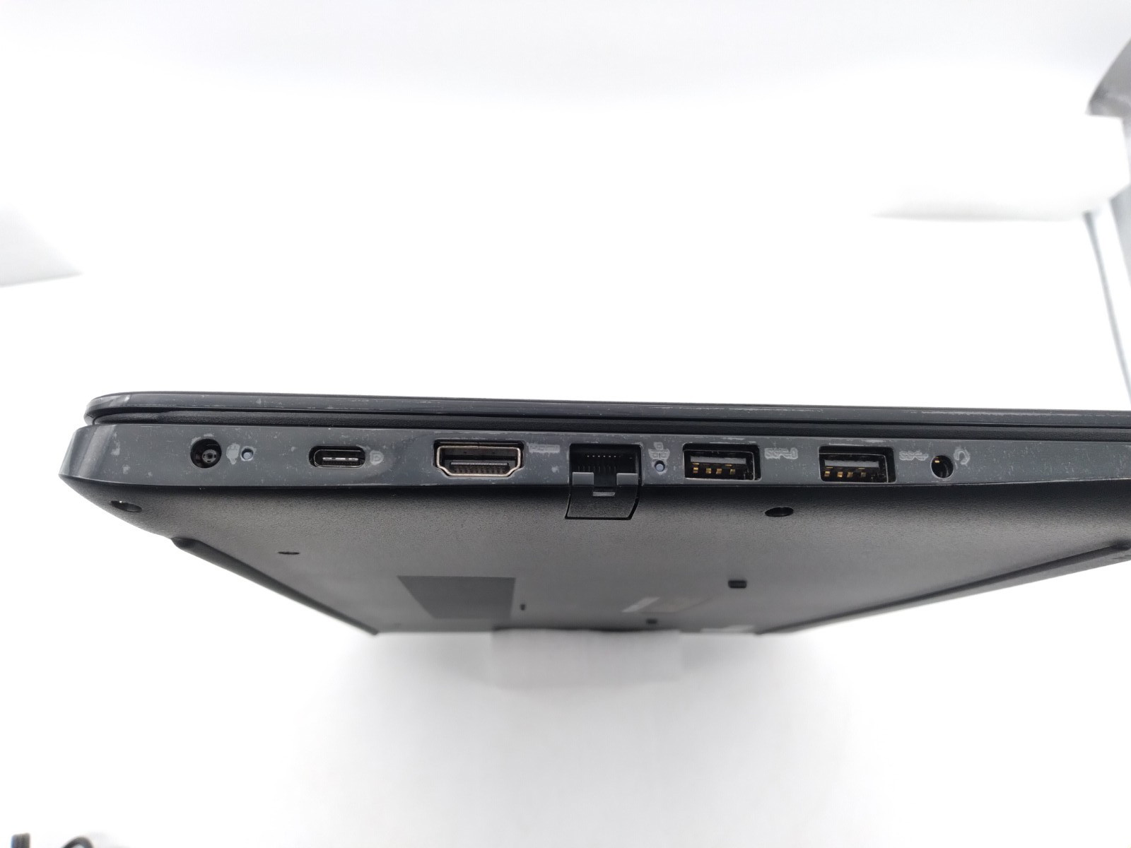 Dell Latitude 3500 15″ Laptop i5-8265U @ 1.6GHz 8GB RAM 500GB HDD Windows 11 Pro