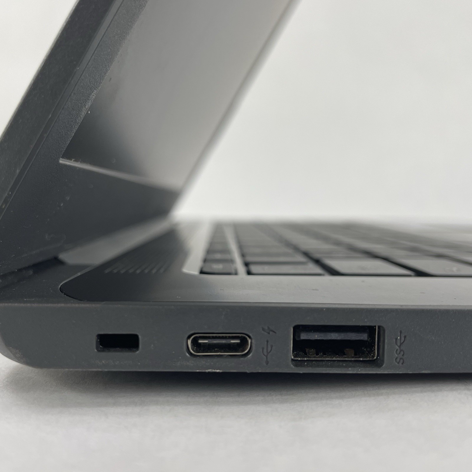 HP ChromeBook 14 14″ Celeron N3350 1.10 GHz 4 GB RAM 16 GB SSD No AC