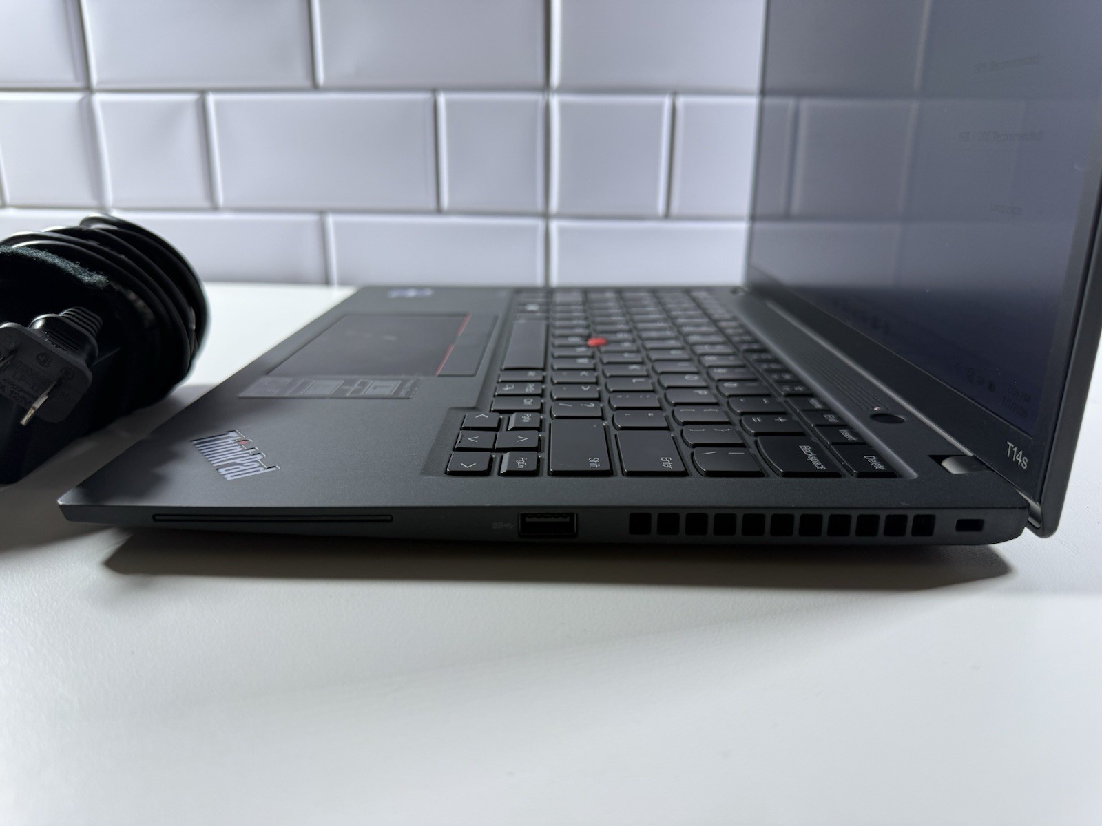 Lenovo ThinkPad T14s Gen 3 14″ i7-1270p 32GB 512GB Win 11 Pro Touchscreen