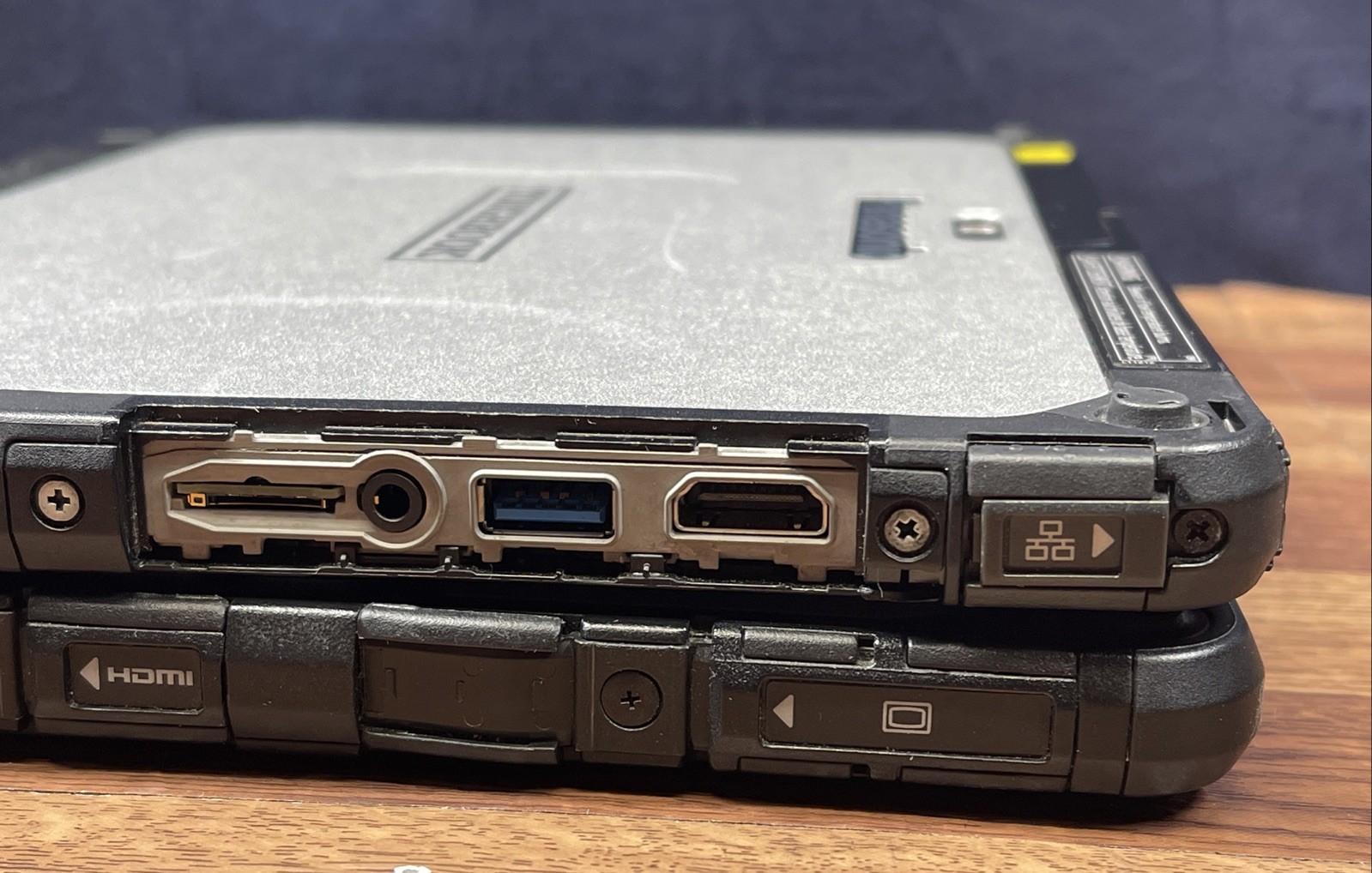 Panasonic Toughbook CF-20 Core i5-7Y57 3.30 GHz 16GB RAM 256GB SSD NO OS