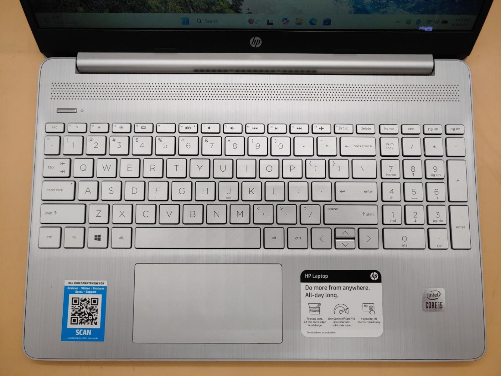 HP Notebook 15-dy1043dx 15.6″ Touch Intel i5-1035G1 12GB 256GB SSD Win11 *NO A/C