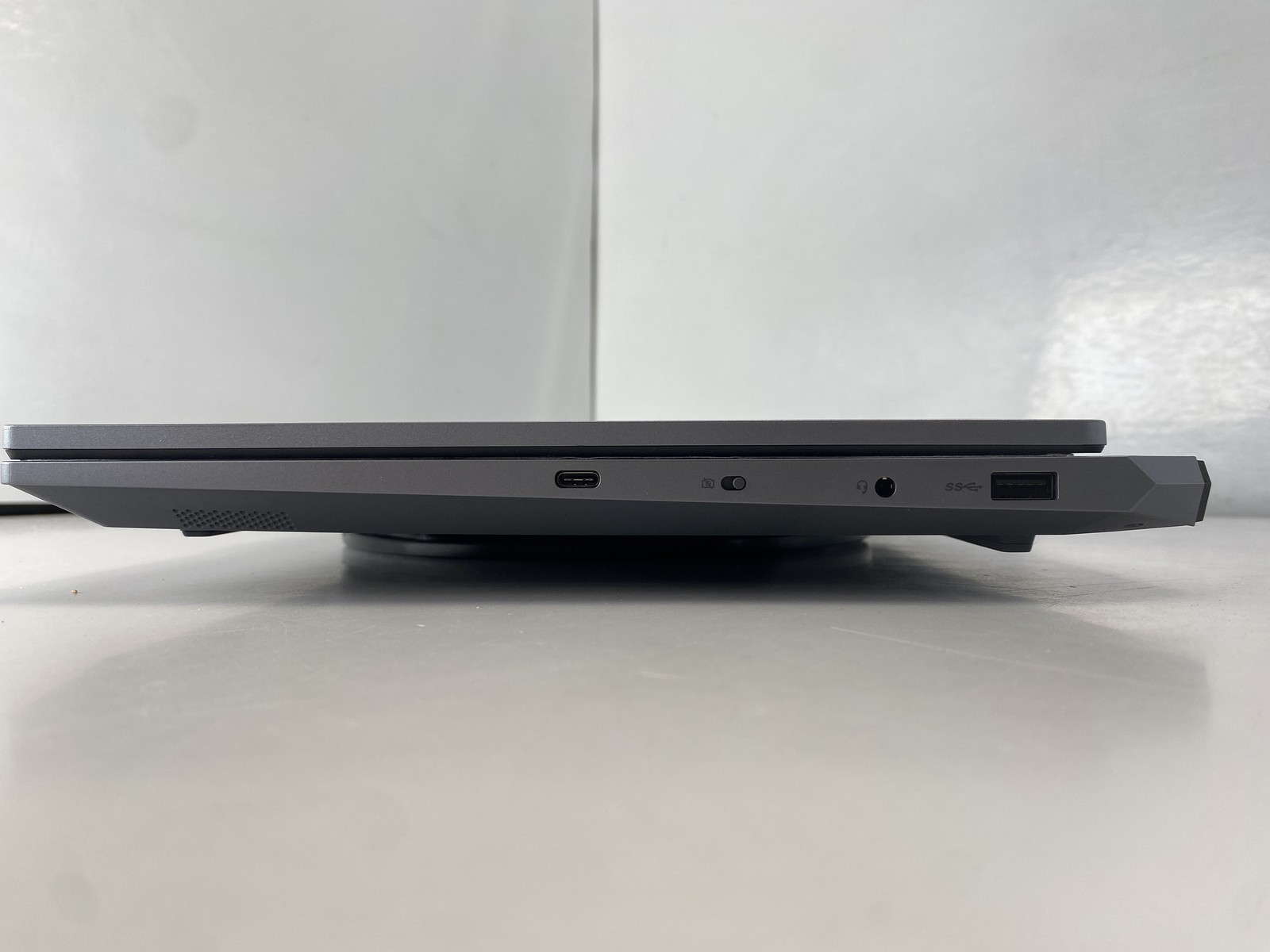 Lenovo Laptop LOQ 15AHP10 15.6″ AMD Ryzen 7 250 1TB RTX 5050- Gray