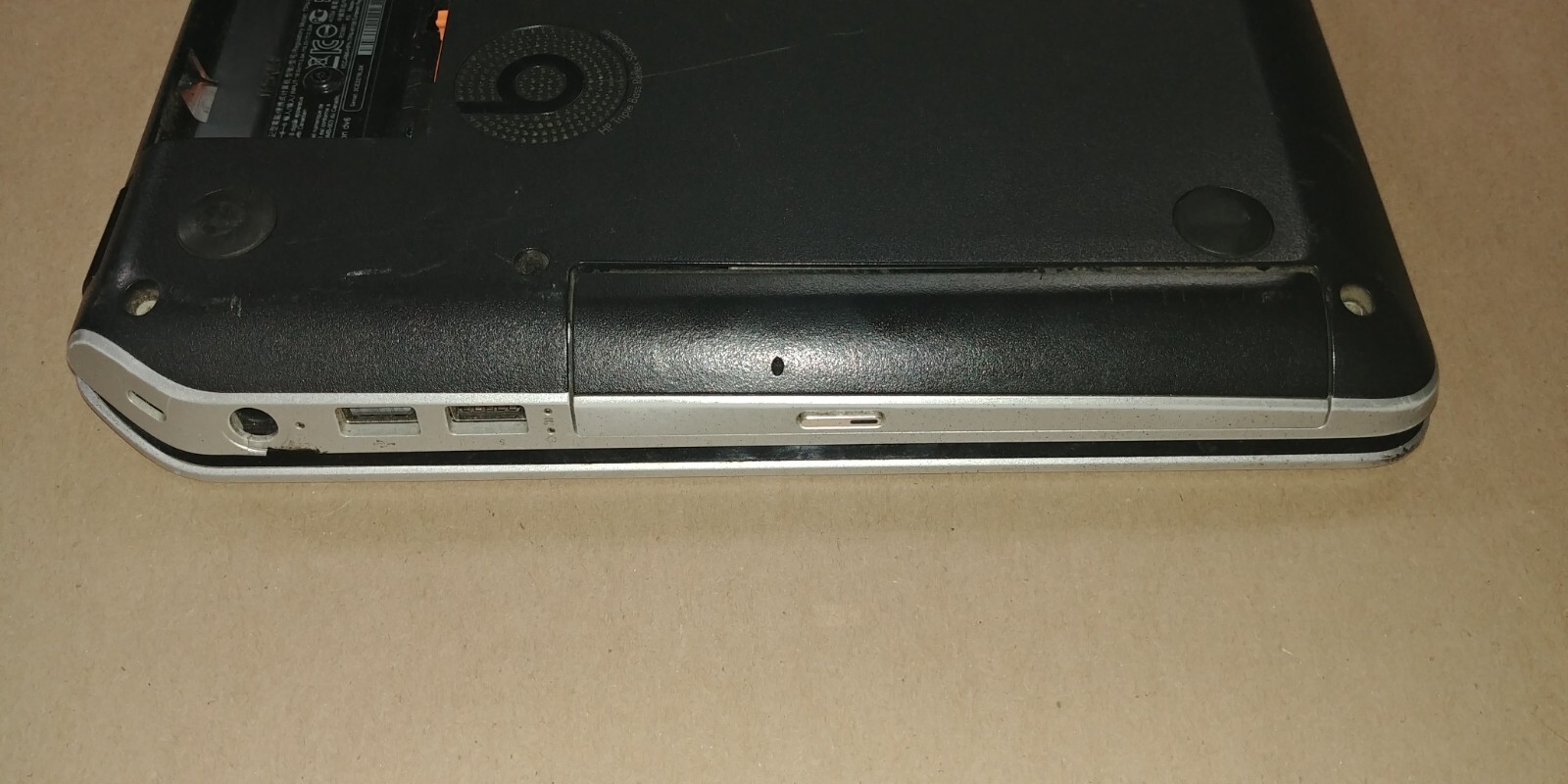 HP Pavilion dv6t-7000 INCOMPLETE FOR PARTS