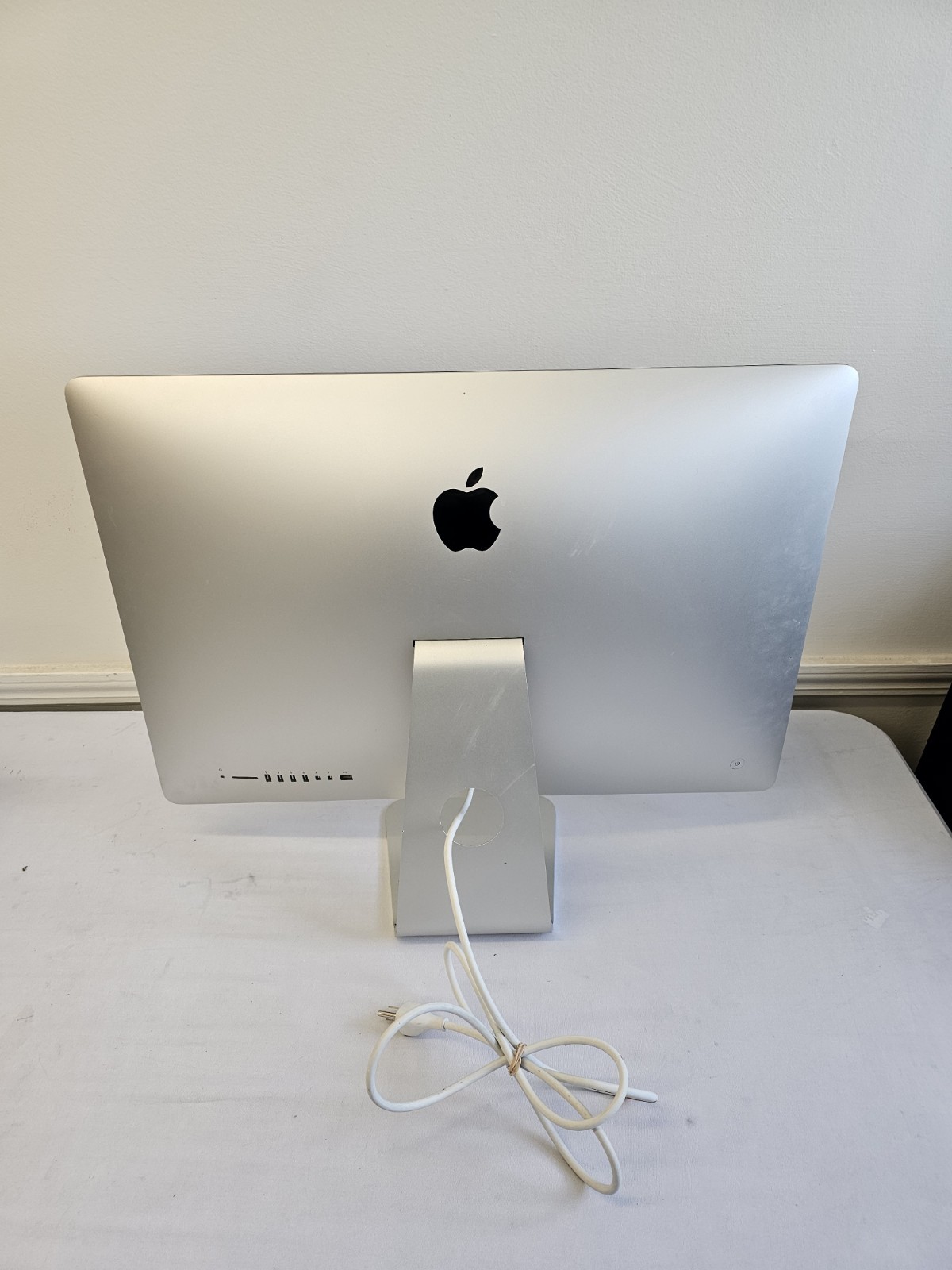 Apple iMac A1419 All-In-One – i5 – 8GB RAM – 1TB SATA – Mac OS Catalina – READ