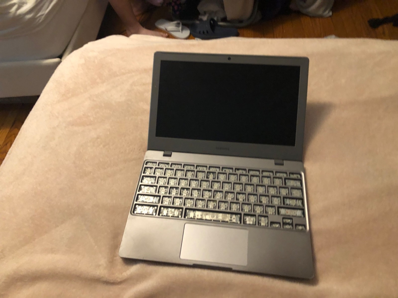 Samsung Chromebook 4 11″6 inches not working and keys are missing.