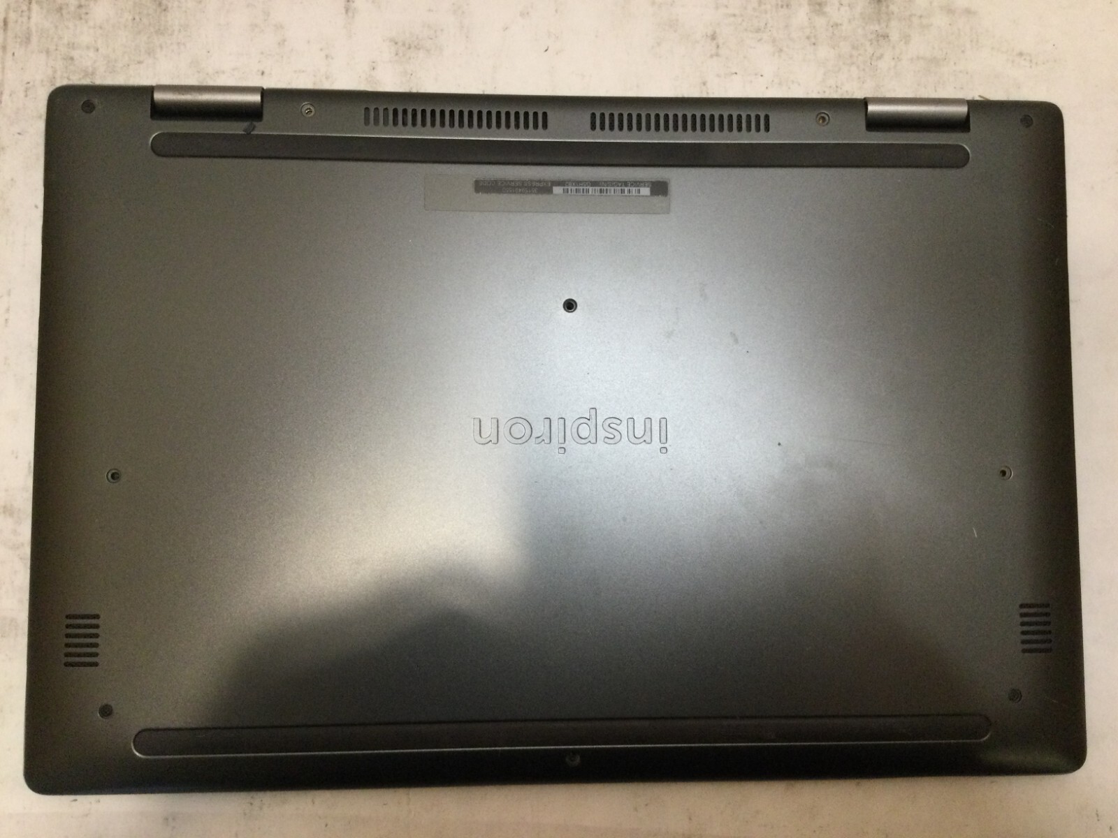 Dell Inspiron 7569 / Intel Core i7-6500U @ 2.50GHz / (CRACKED/MISSING PARTS!) MR