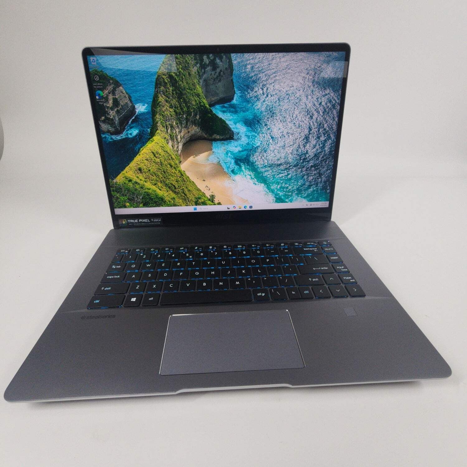 MSI Creator 16 AI Studio A11UE 16″ i7-11800H 2.3GHz 32GB RAM 1TB SSD