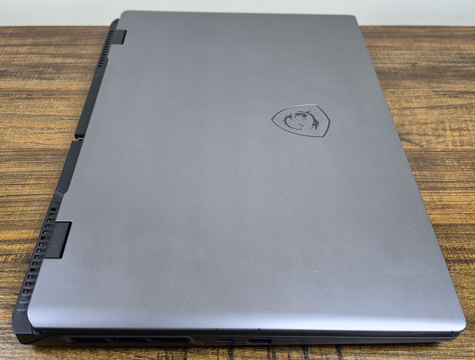 MSI CreatorPro M16 – 16″ FHD+ 144Hz – i7-14650HX – RTX 3000 – 32/1TB – ***READ**