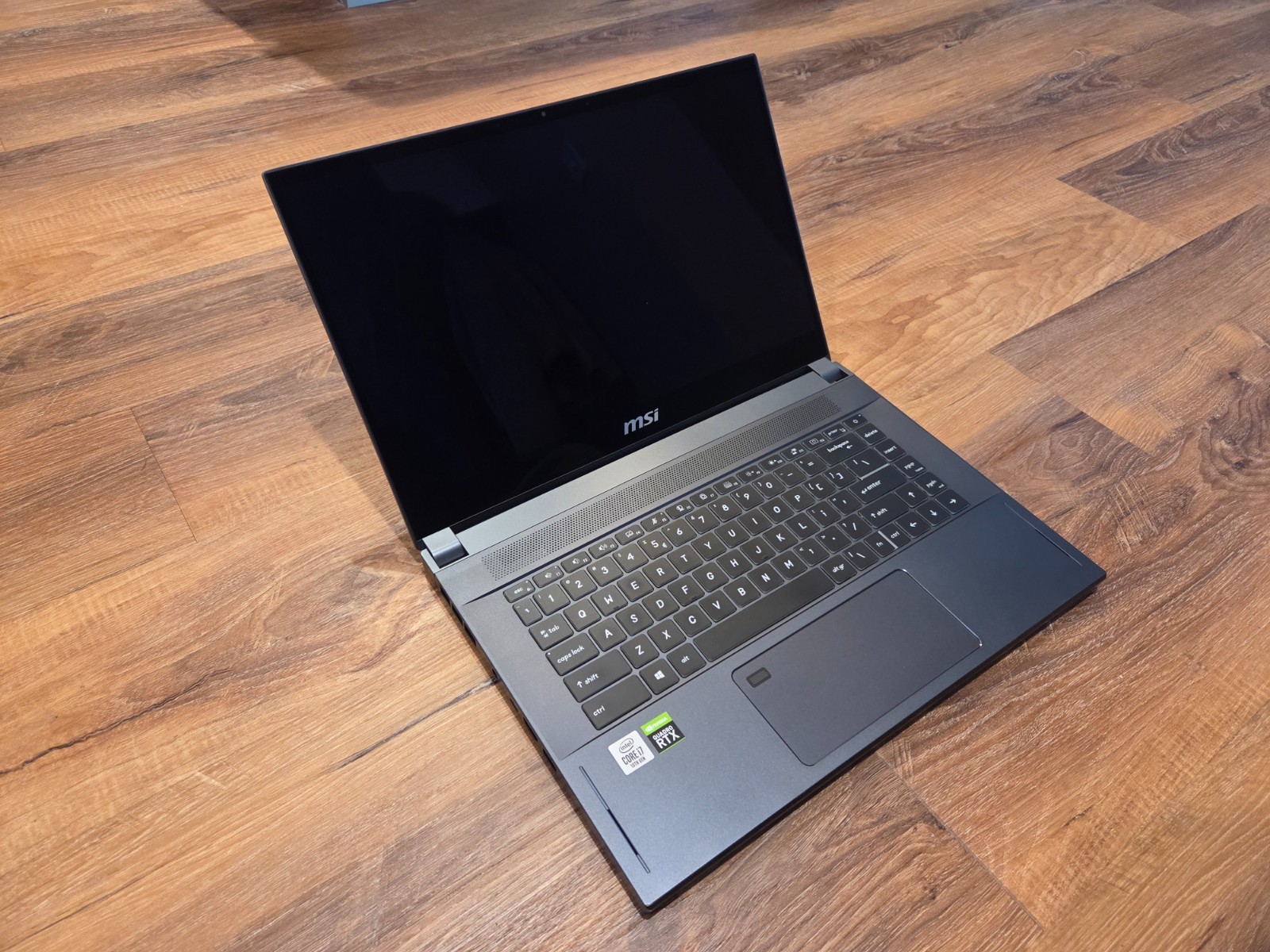 MSI WS66 10TKT / i7-10875H / 32GB / 1TB SSD / Windows 11 Pro / TOUCH
