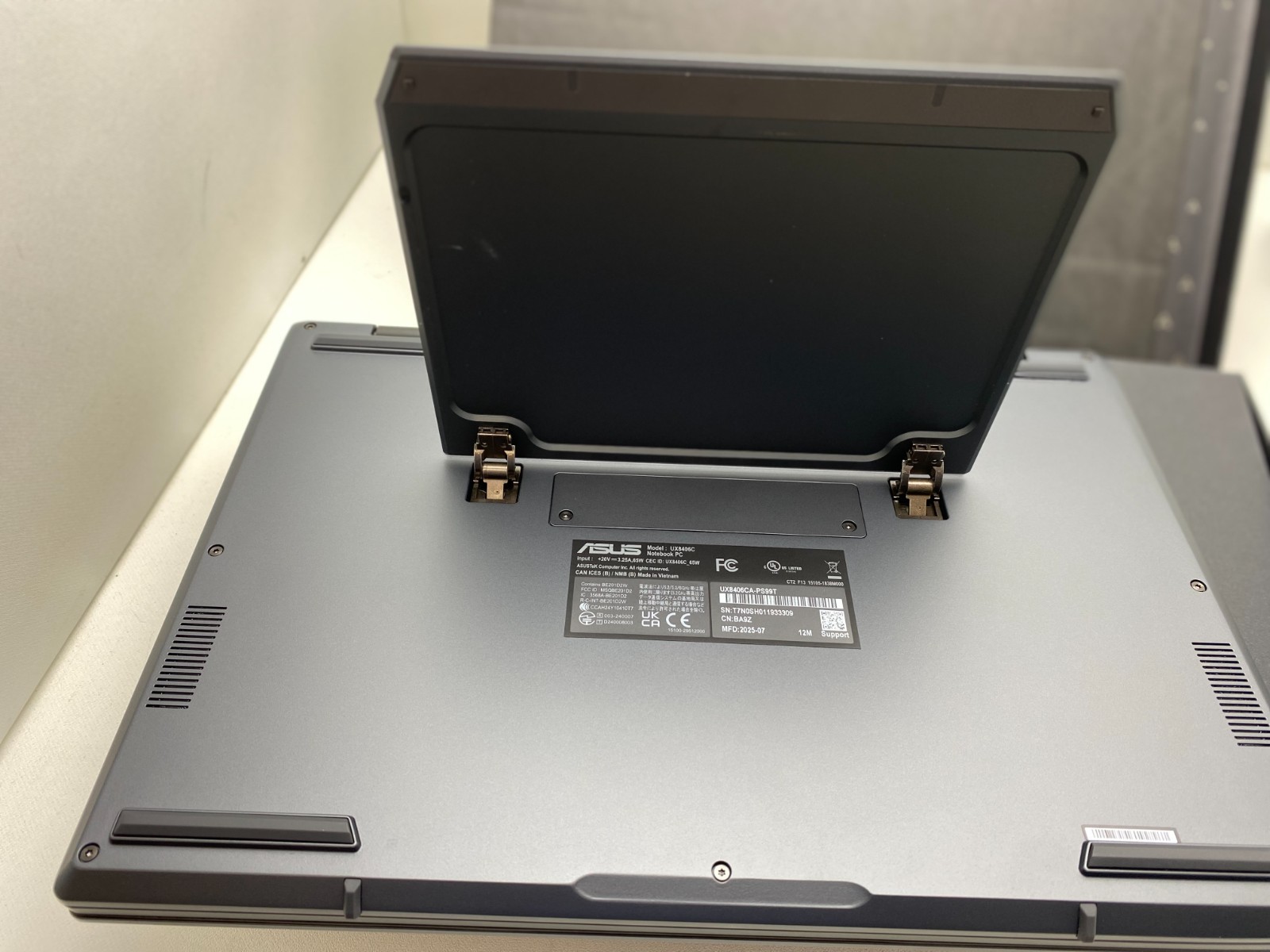 ASUS 14″ Zenbook Duo UX8406CA 32GB/1TB SSD 120Hz Dual Screen Touchscreen + Pen