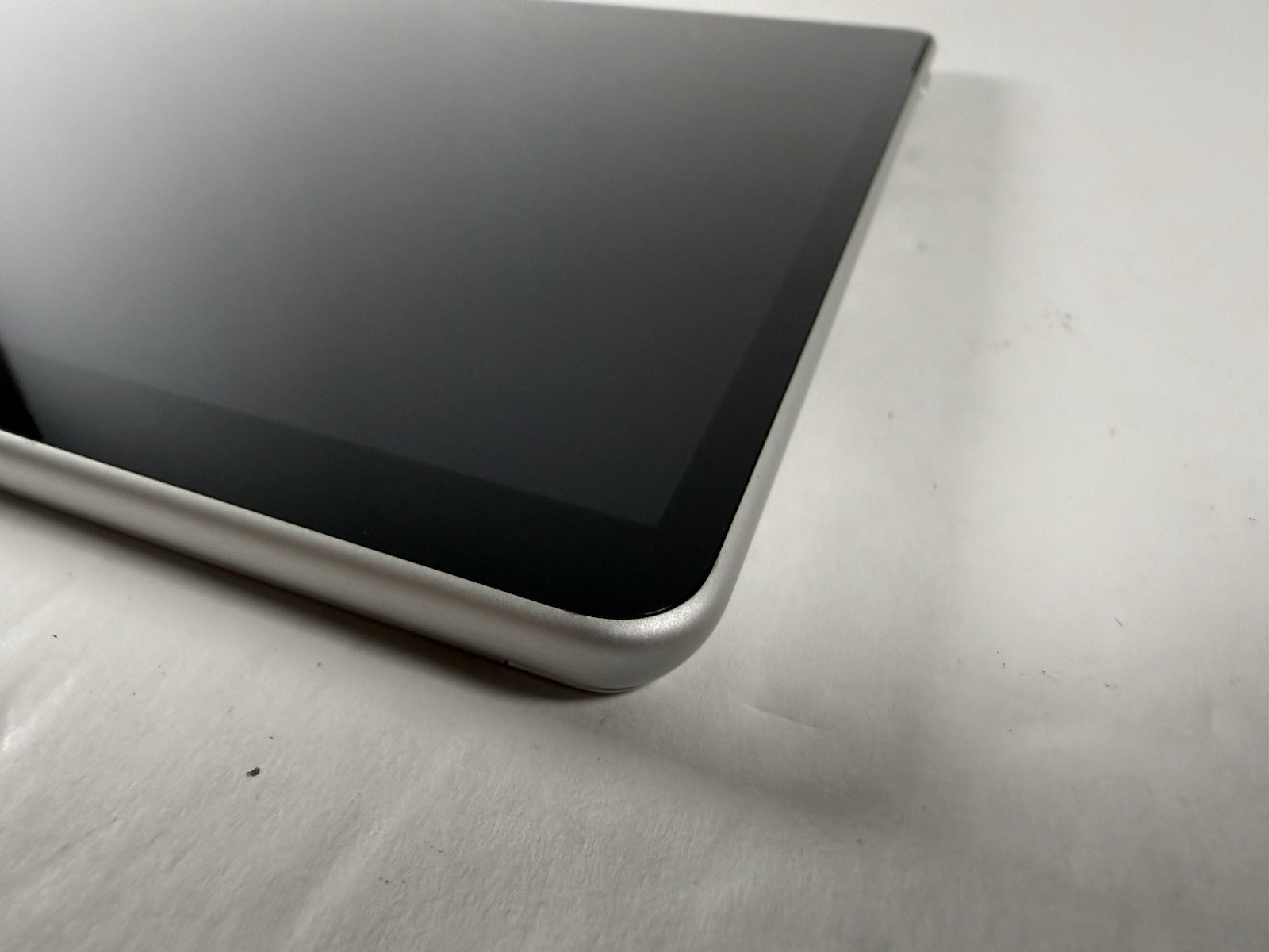 Microsoft Surface Pro 8 (1982) i5-1145G7 – 16GB RAM – 256GB 120Hz – Win 11 Pro