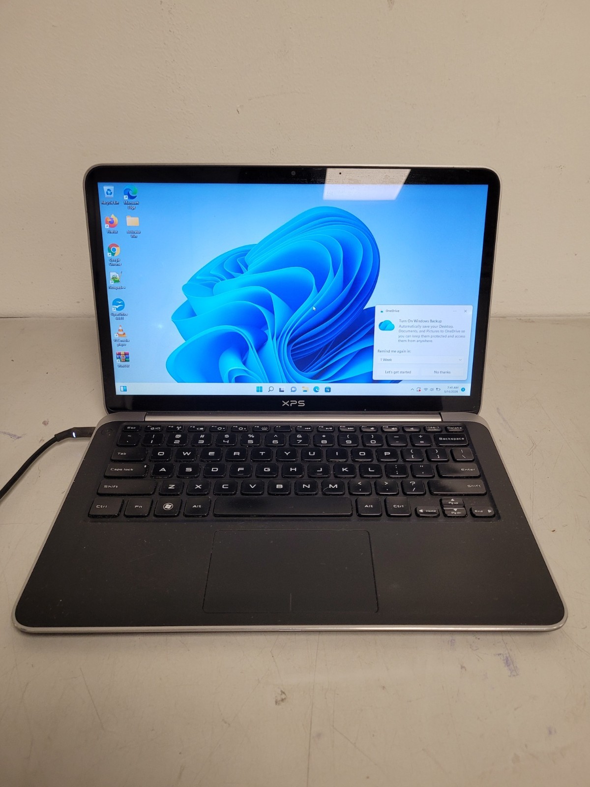 Dell xps L321x 13″ i7-2637m 1.7gh 4gb onboard ram 256gb ssd w11p charger 9TGVCT1