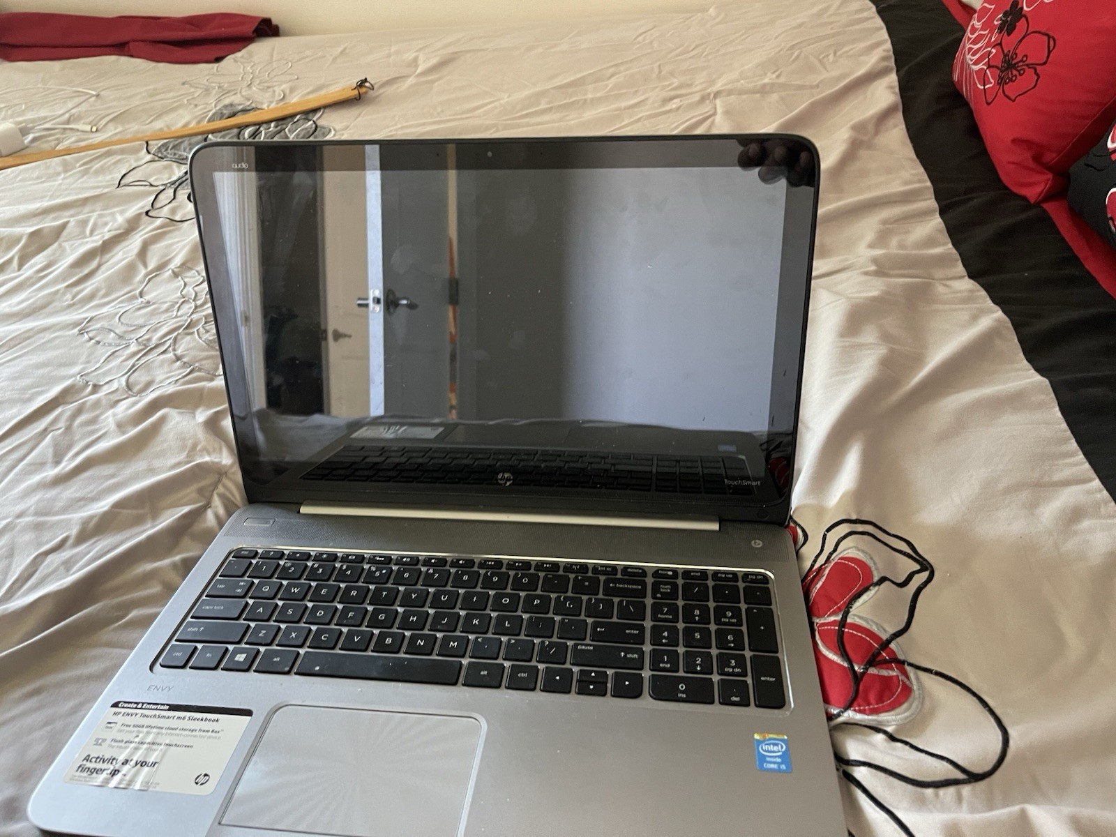 HP ENVY Touch Beats M6-K015DX SleekBook 15.6″ 1.60GHz i5-4200U 8GB 750