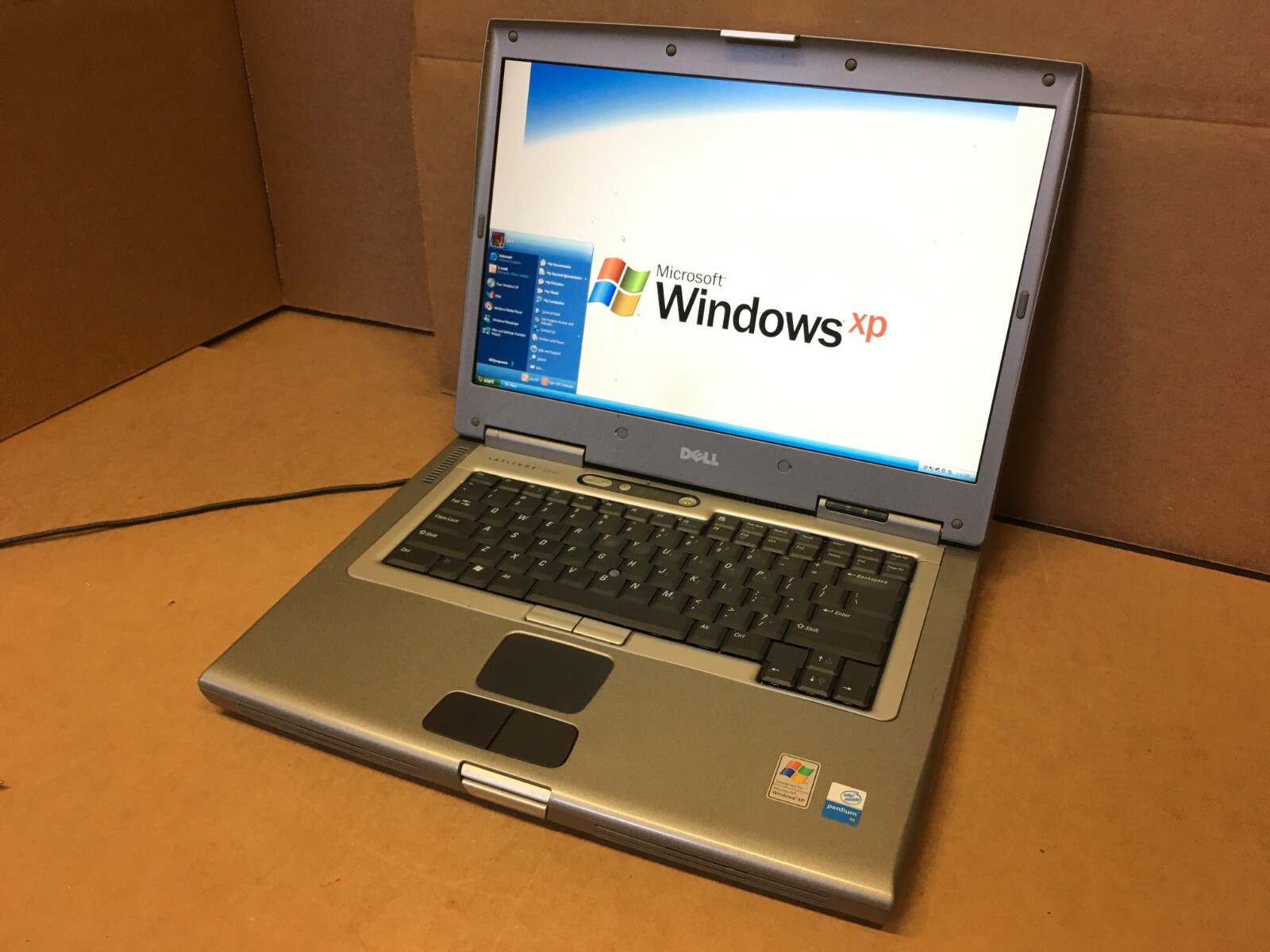 Dell Latitude D800 Laptop M 1.70GHz 512MB RAM 30GB HDD WINDOWS XP NVIDIA GEFORCE
