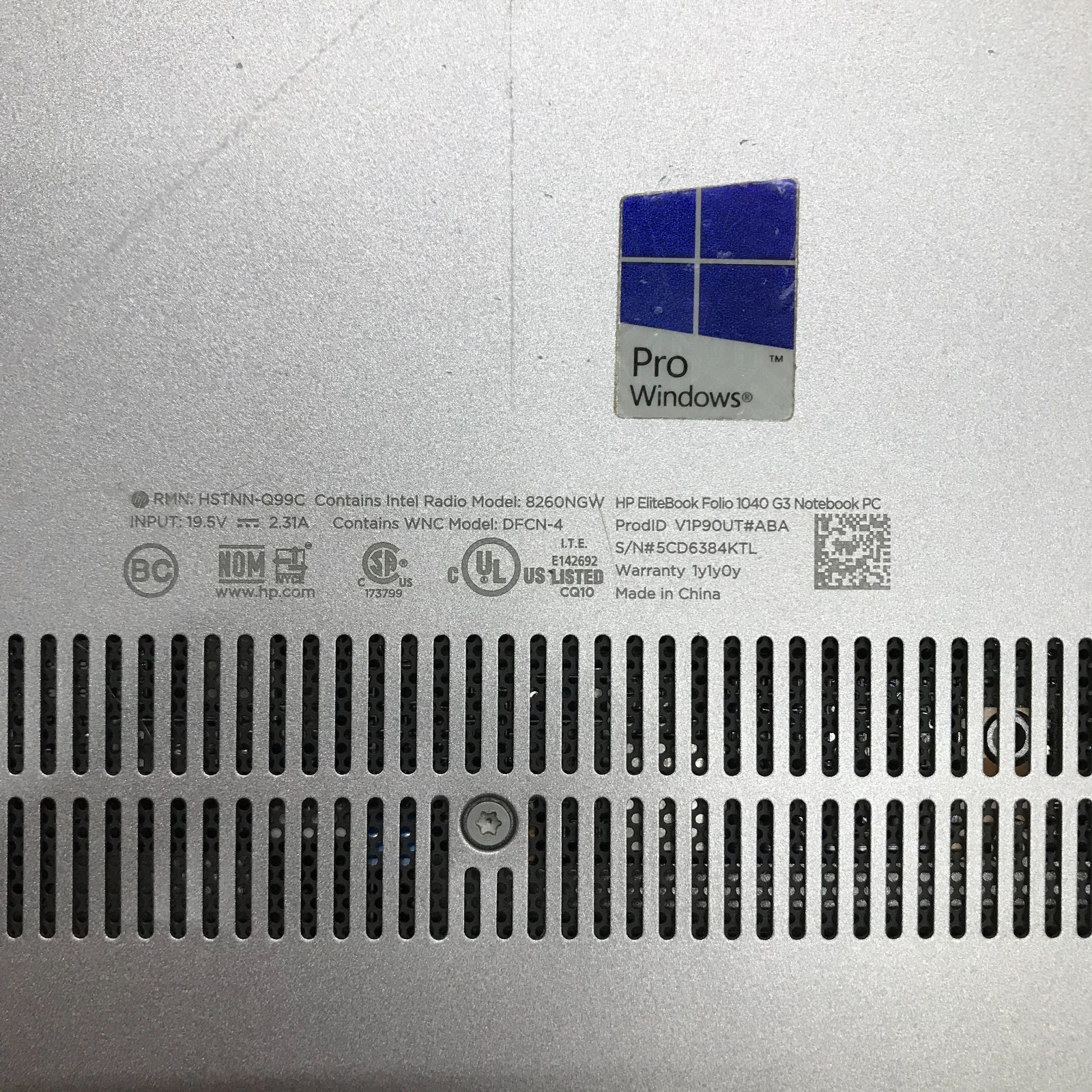 HP EliteBook Folio 1040 G3 14″ i5-6200U 2.3GHz 8GB 256GB SSD (Windows 11 Pro)