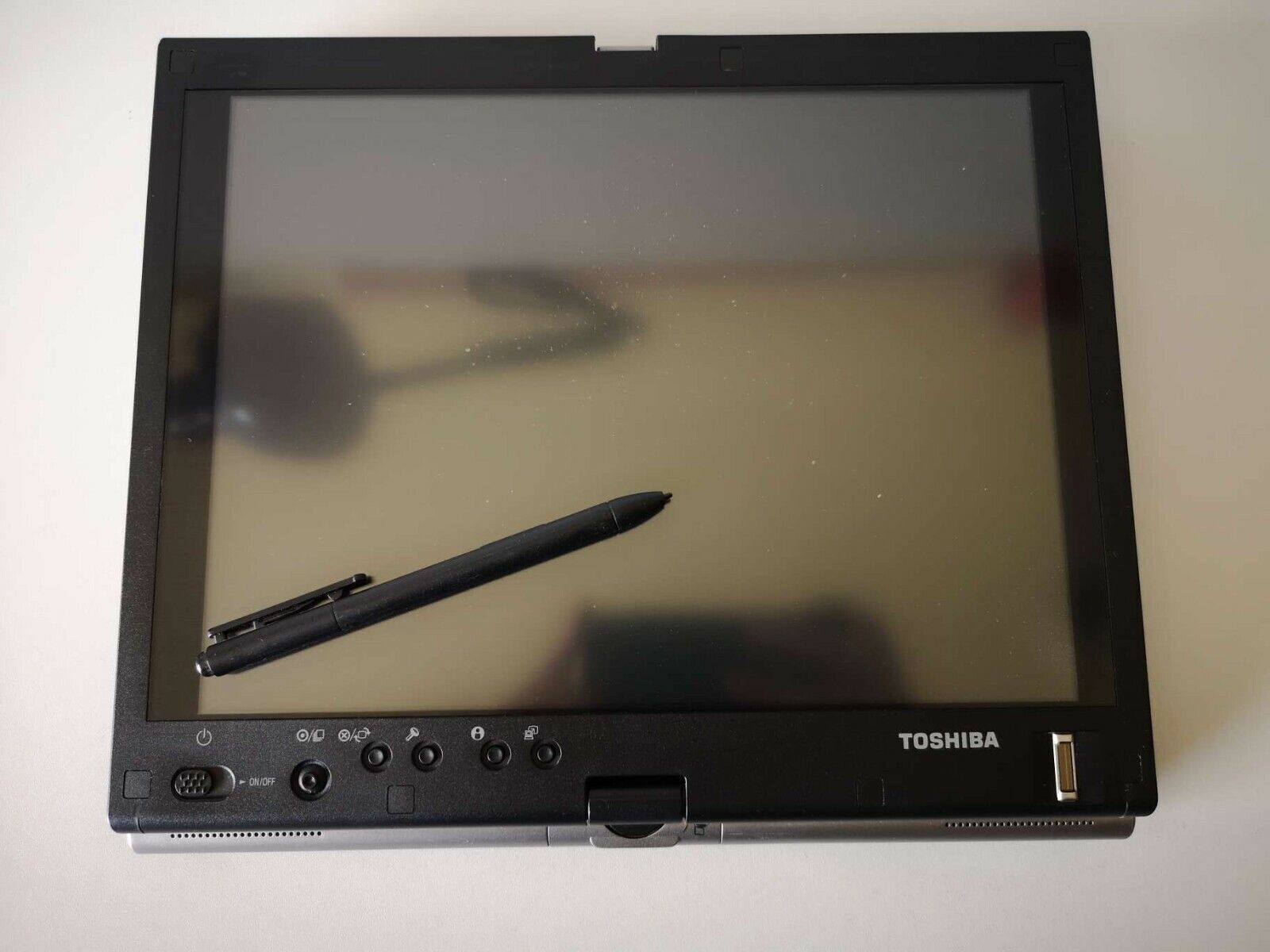 Toshiba Portege M400 Core Duo T2400 2GB/120GB HDD 1400×1050 KAM