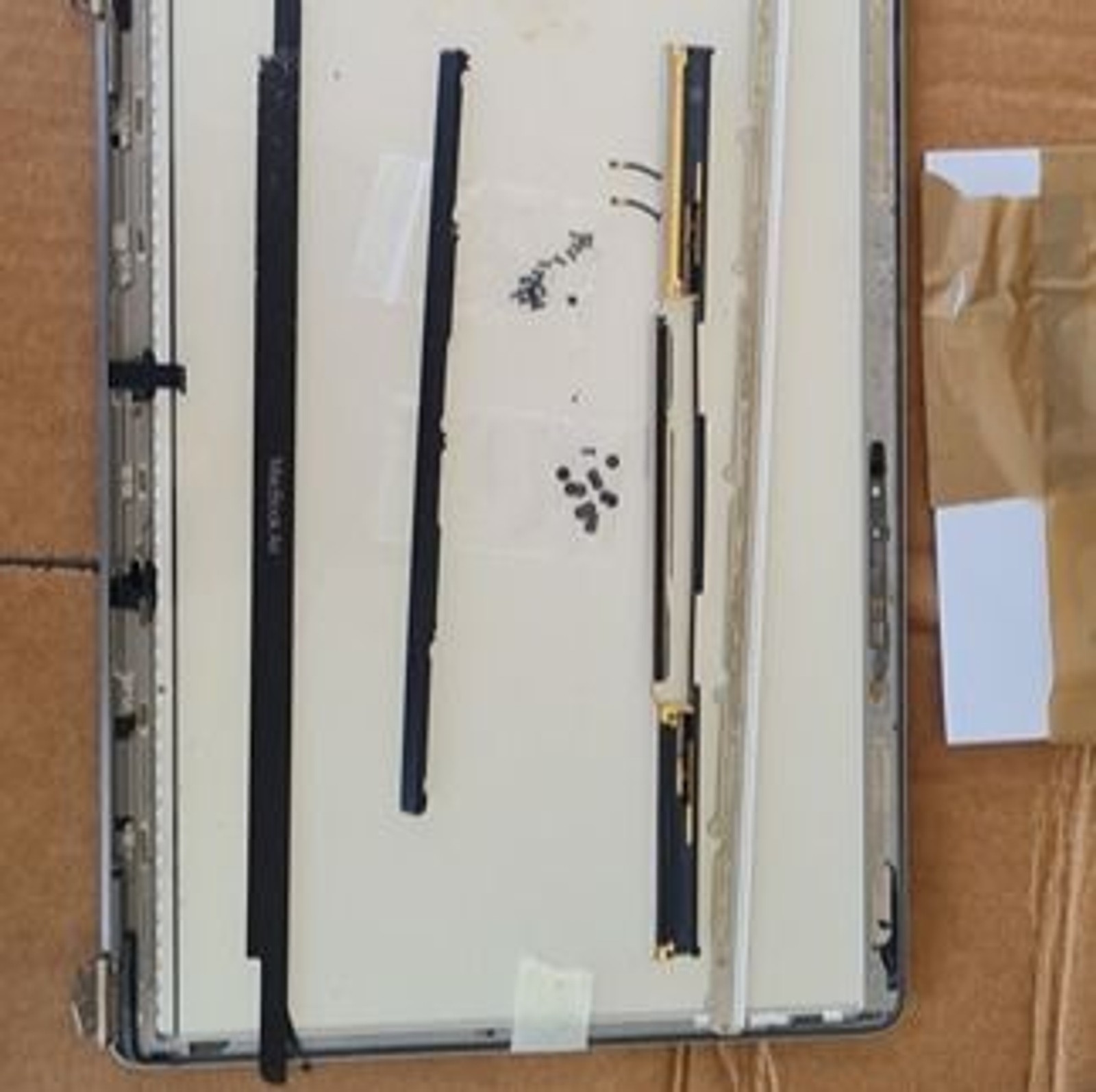 Display Assembly Cover for MAcbook Air 13″ A2337 (2020) USED OEM Pull NO LCD